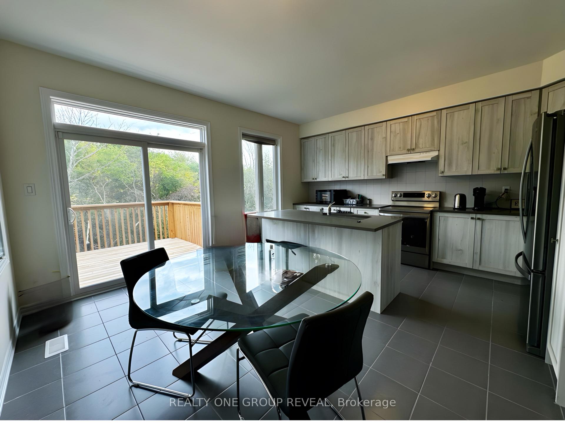 Photo 7 of 642 Lemay Grove, Peterborough, Monaghan Ward 2 — HOMEH