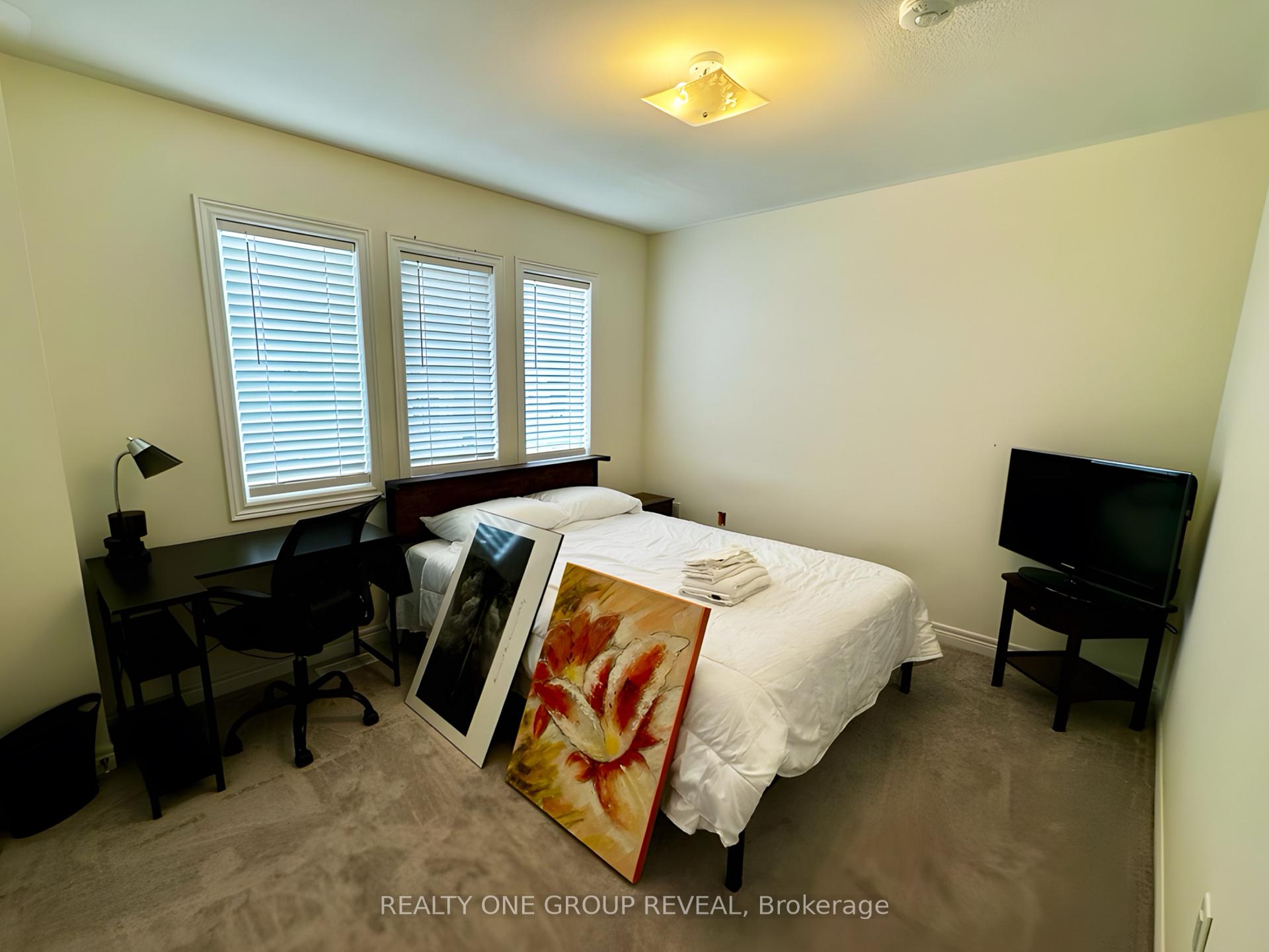 Photo 15 of 642 Lemay Grove, Peterborough, Monaghan Ward 2 — HOMEH