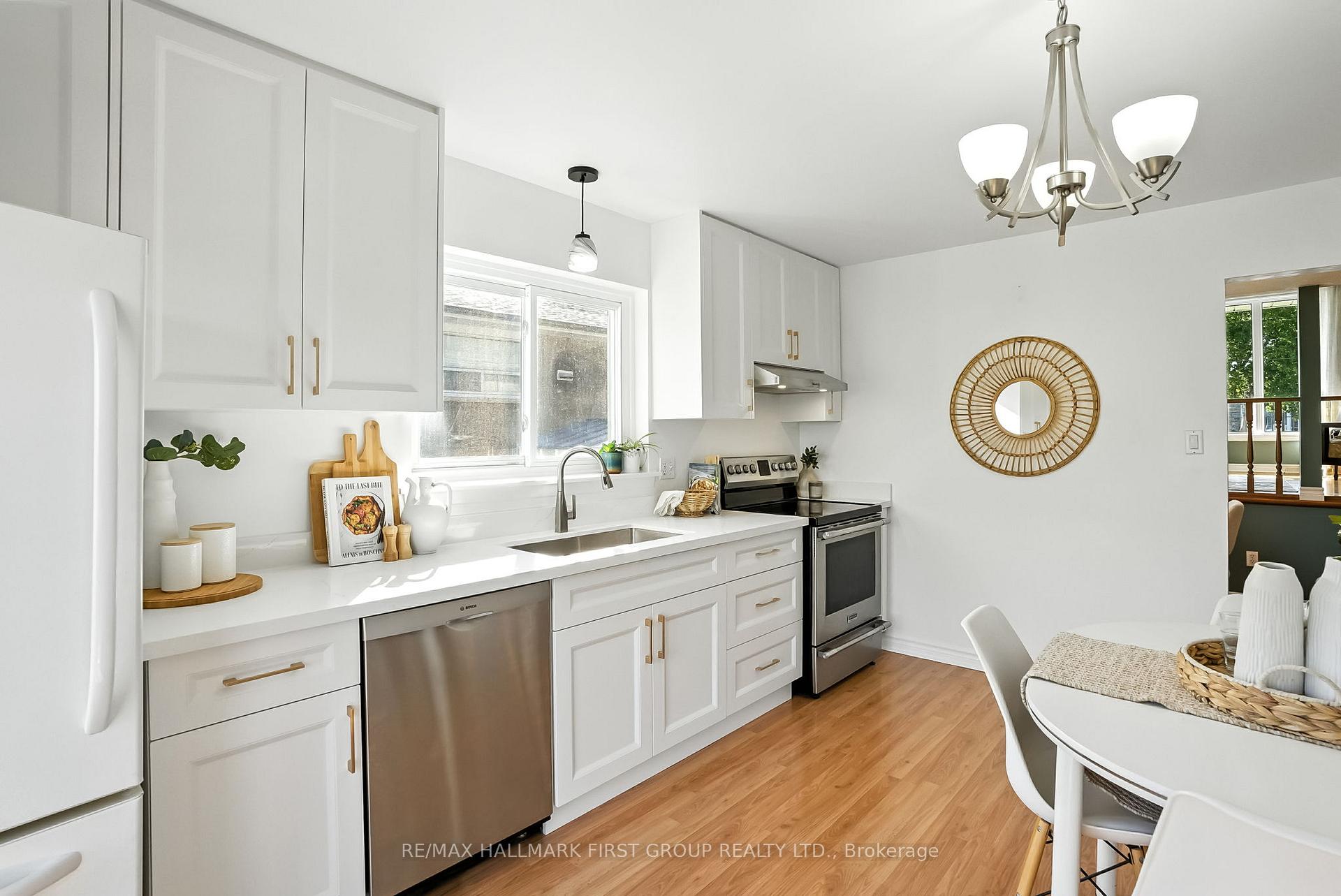 Photo 9 of 865 Marinet Crescent, Pickering, West Shore — HOMEH