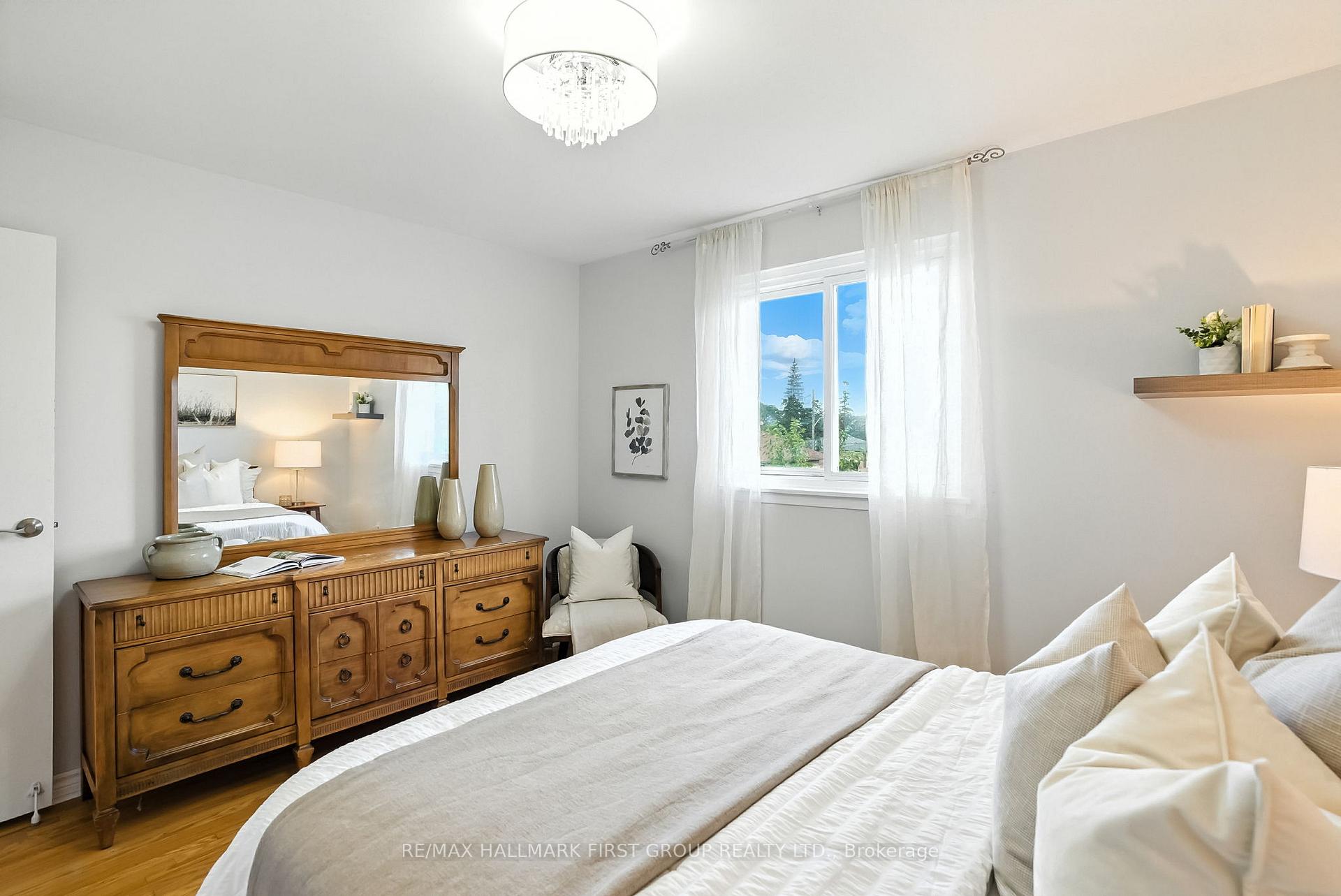 Photo 14 of 865 Marinet Crescent, Pickering, West Shore — HOMEH