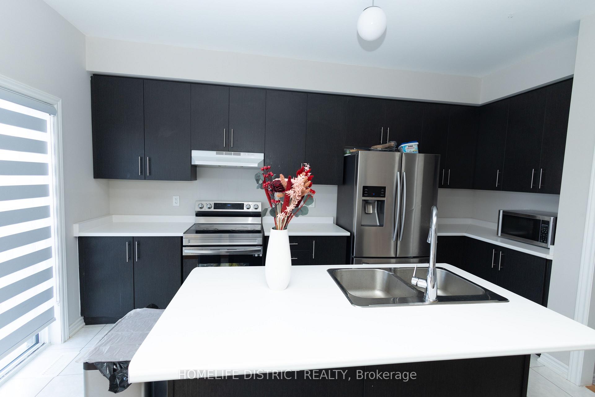 Photo 10 of 1085 Skyridge Boulevard, Pickering, Rural Pickering — HOMEH