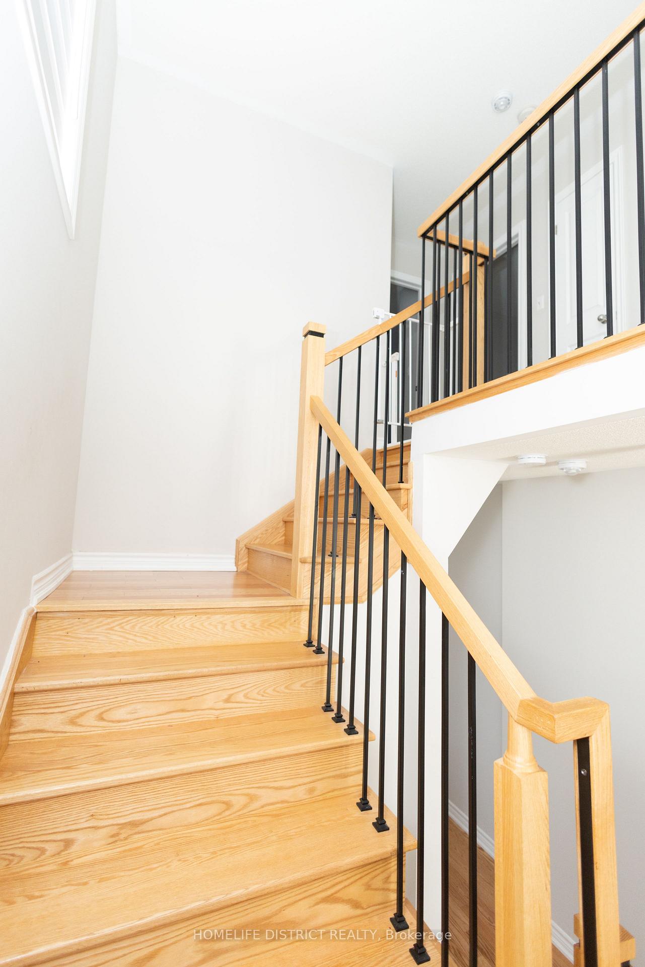 Photo 11 of 1085 Skyridge Boulevard, Pickering, Rural Pickering — HOMEH
