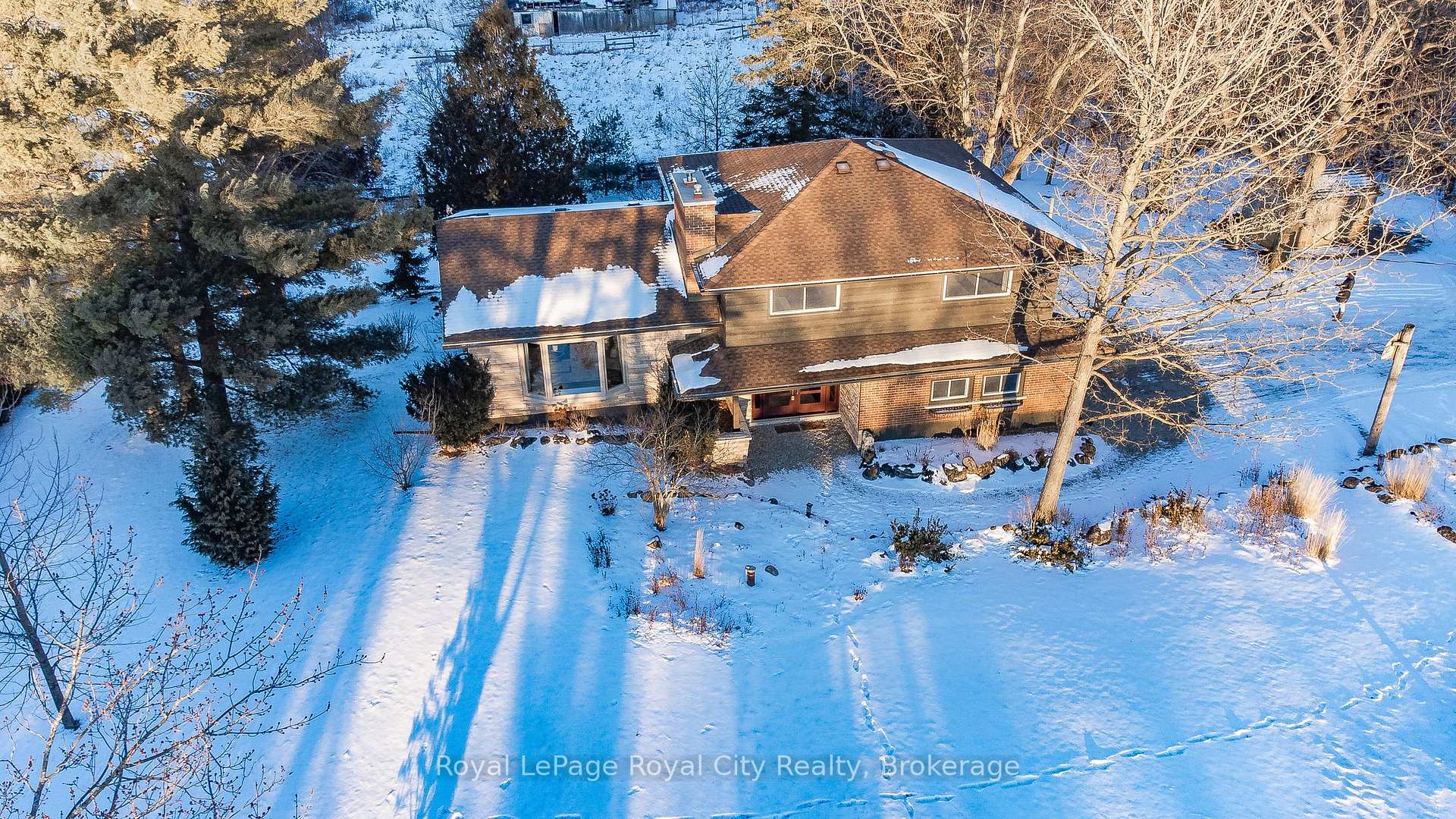 Photo 1 of 940 Watson Road S, Puslinch, Rural Puslinch East — HOMEH