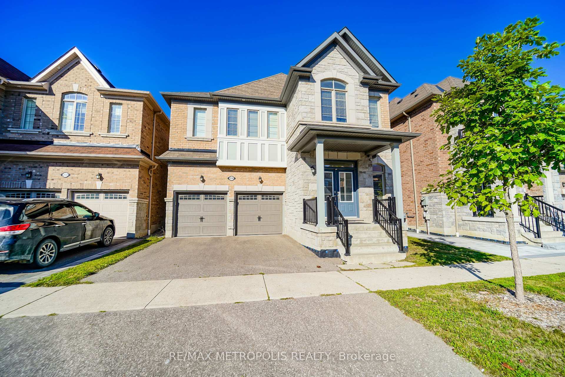 Photo 2 of 2136 Saffron Drive, Pickering, Brock Ridge — HOMEH