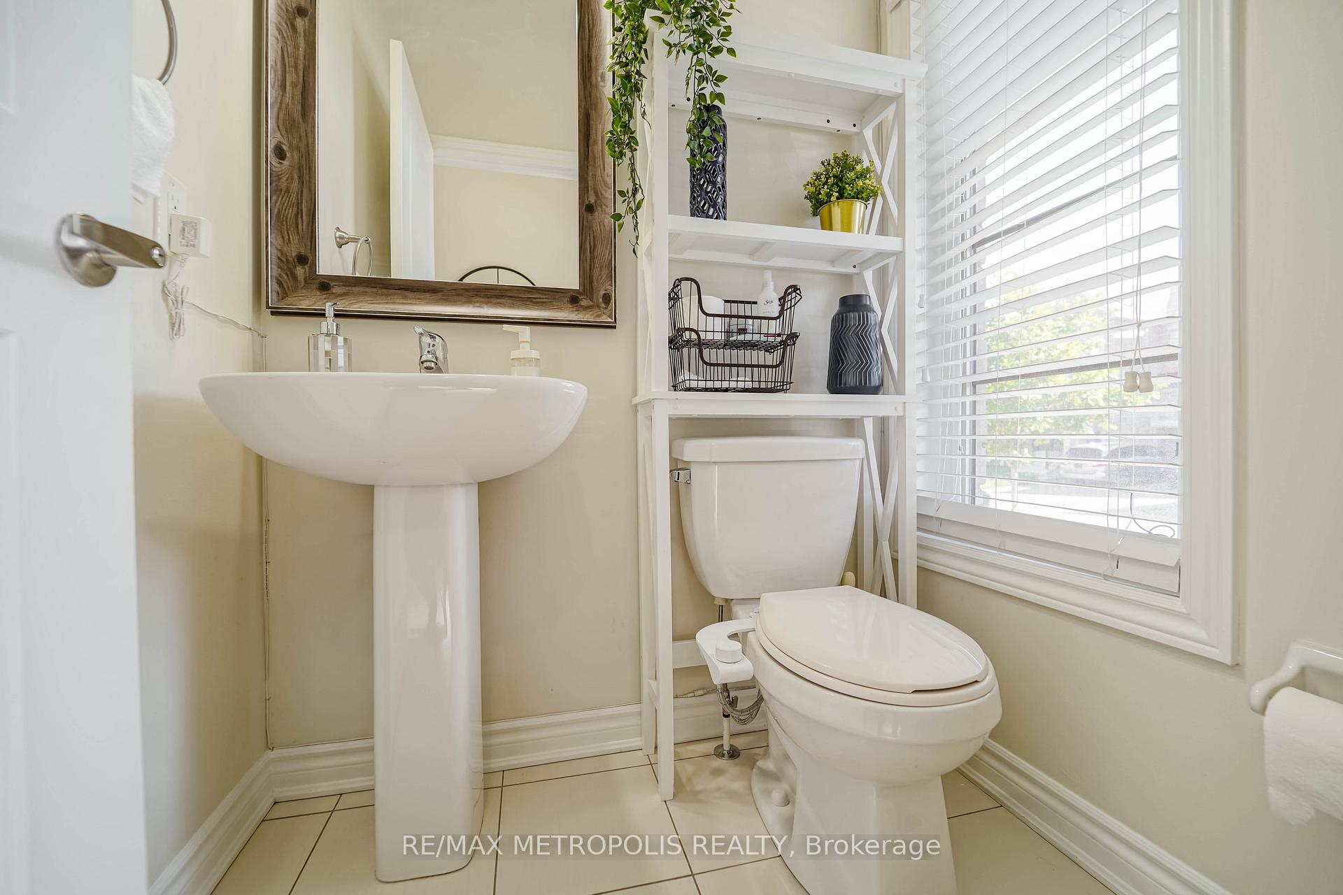 Photo 5 of 2136 Saffron Drive, Pickering, Brock Ridge — HOMEH
