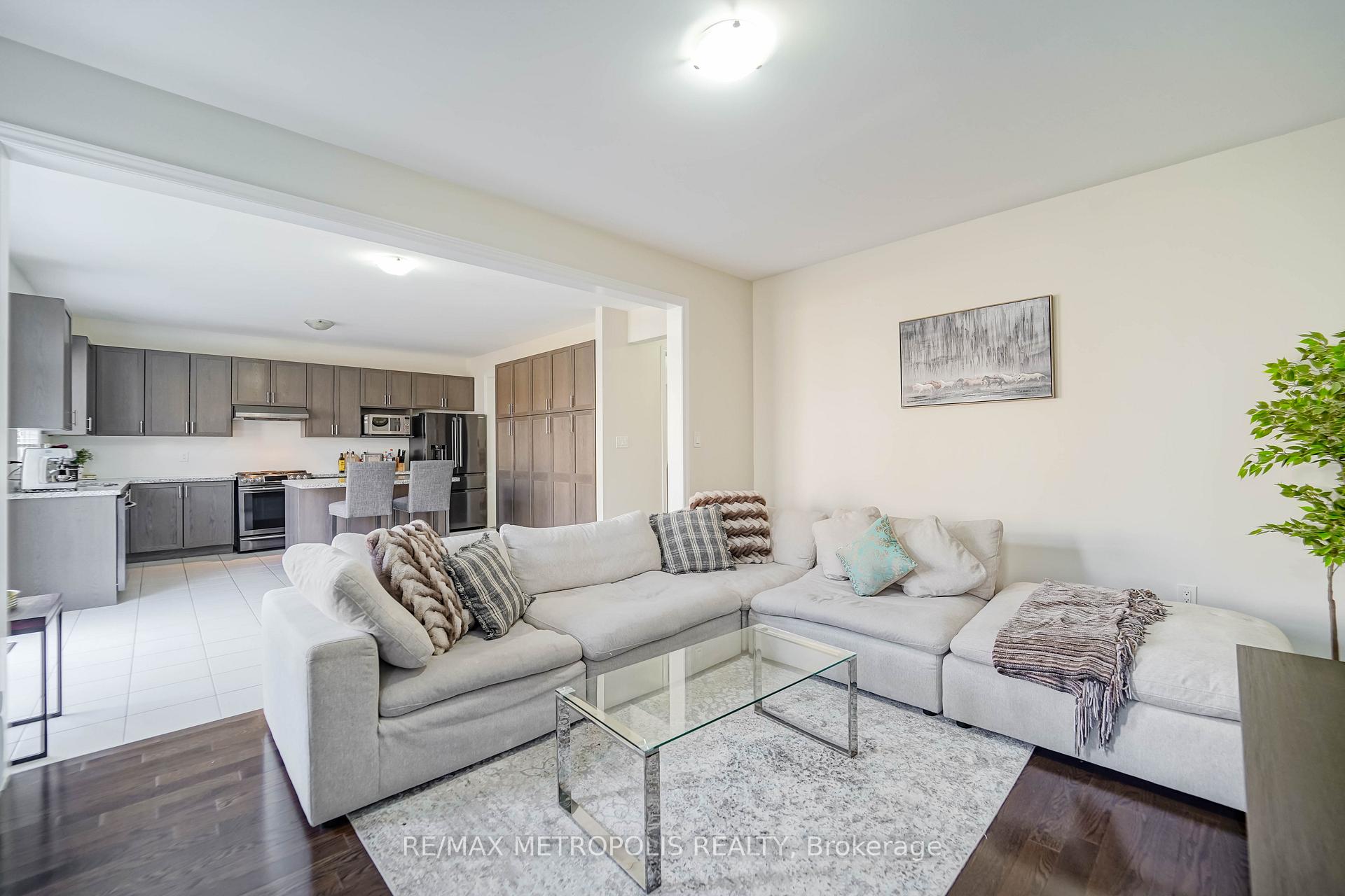 Photo 13 of 2136 Saffron Drive, Pickering, Brock Ridge — HOMEH