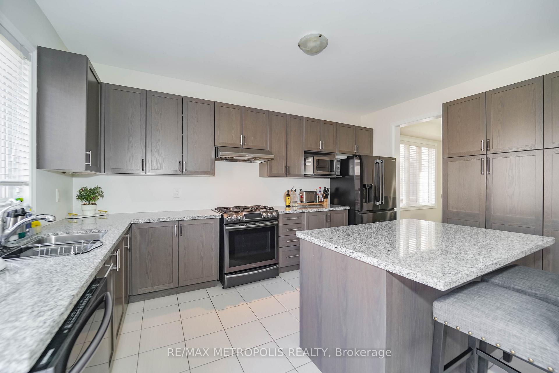 Photo 15 of 2136 Saffron Drive, Pickering, Brock Ridge — HOMEH