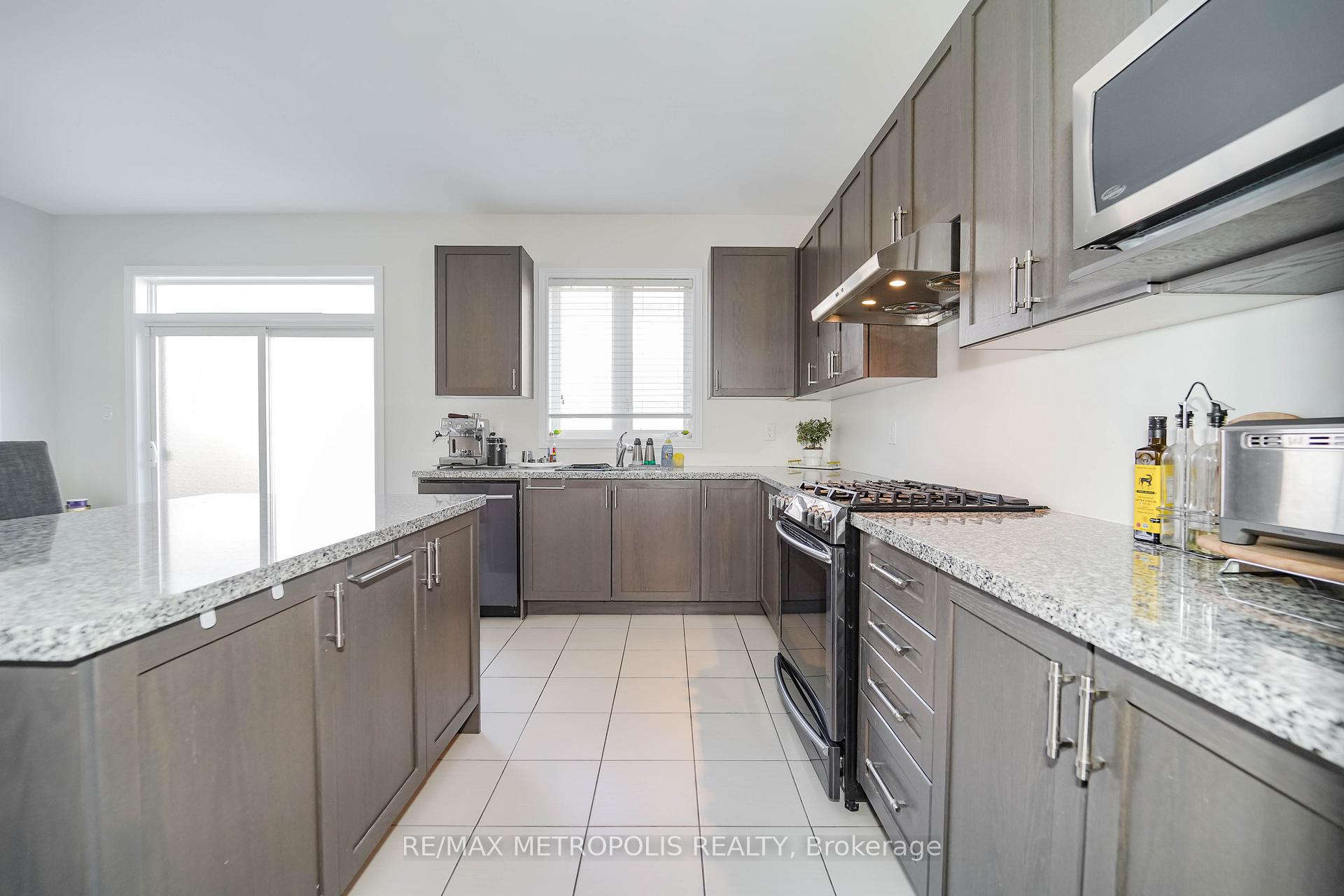 Photo 16 of 2136 Saffron Drive, Pickering, Brock Ridge — HOMEH