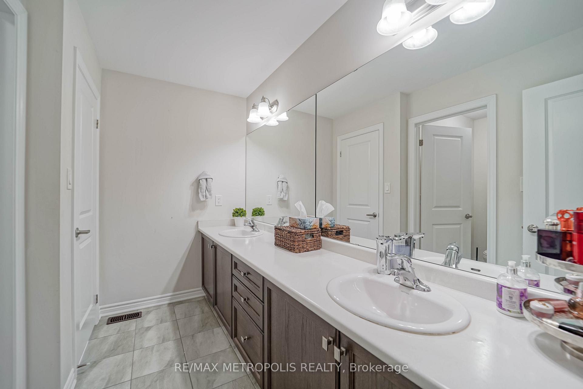 Photo 23 of 2136 Saffron Drive, Pickering, Brock Ridge — HOMEH