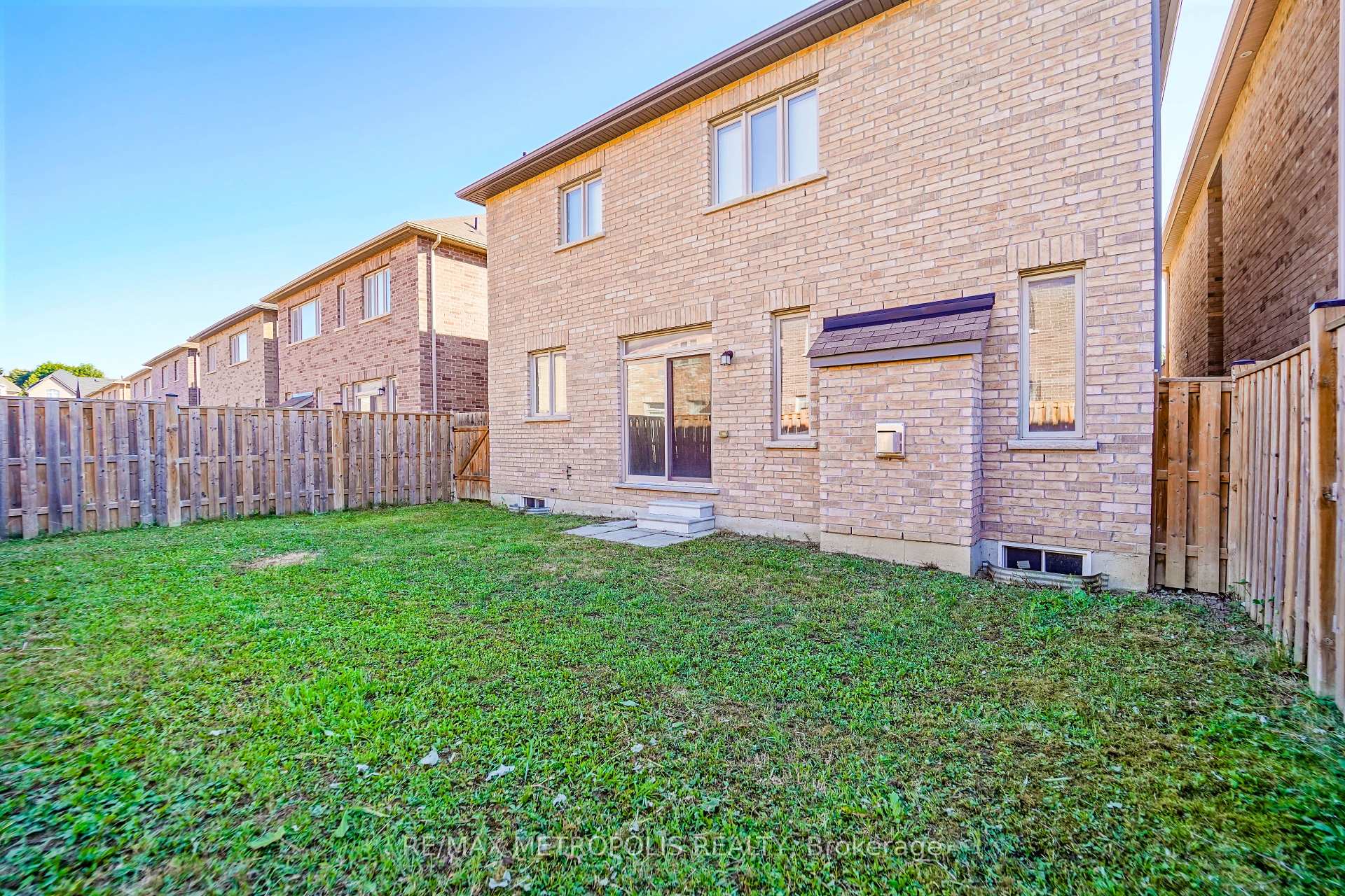 Photo 37 of 2136 Saffron Drive, Pickering, Brock Ridge — HOMEH