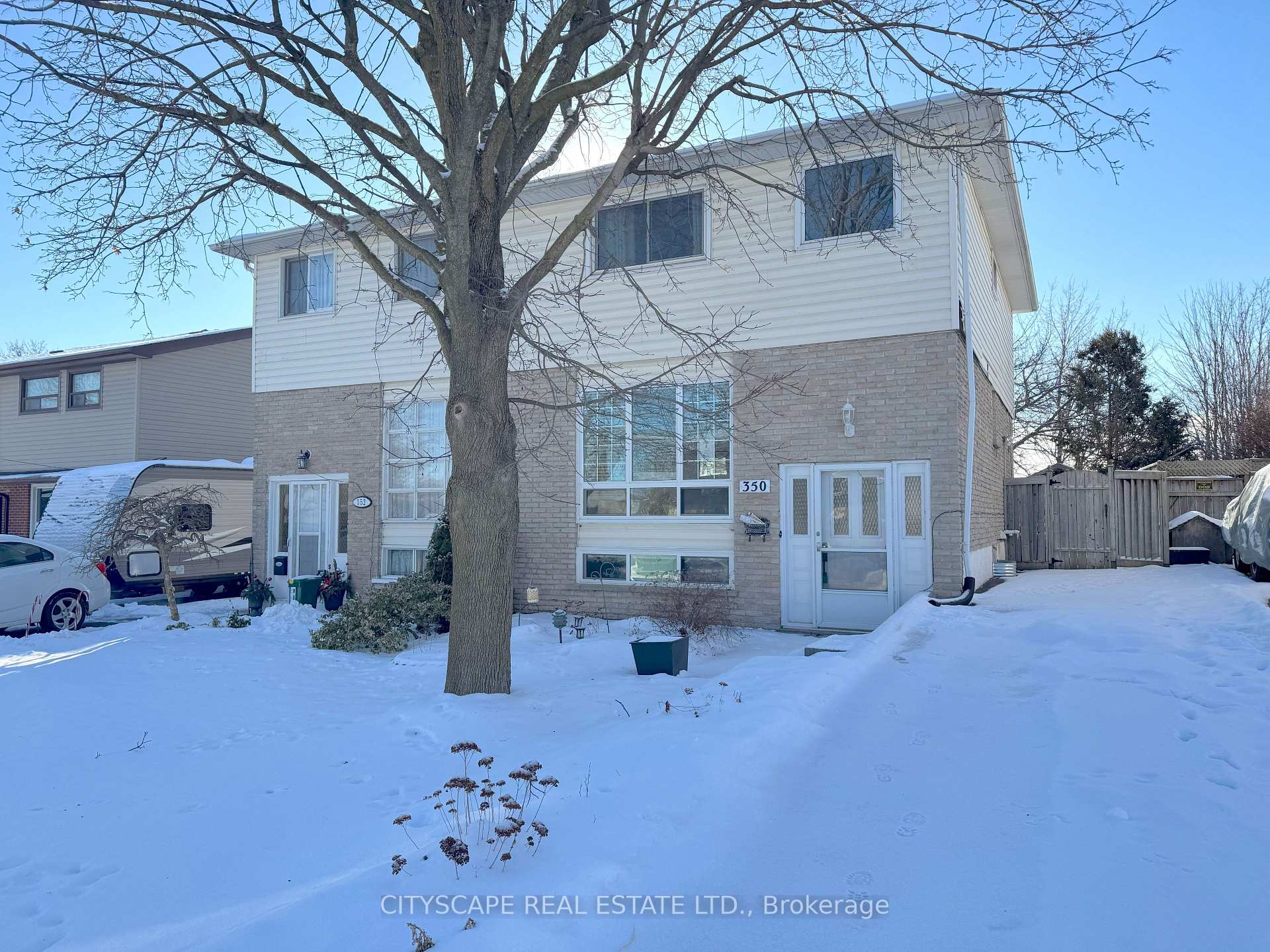 Front of 350 Vancouver Crescent