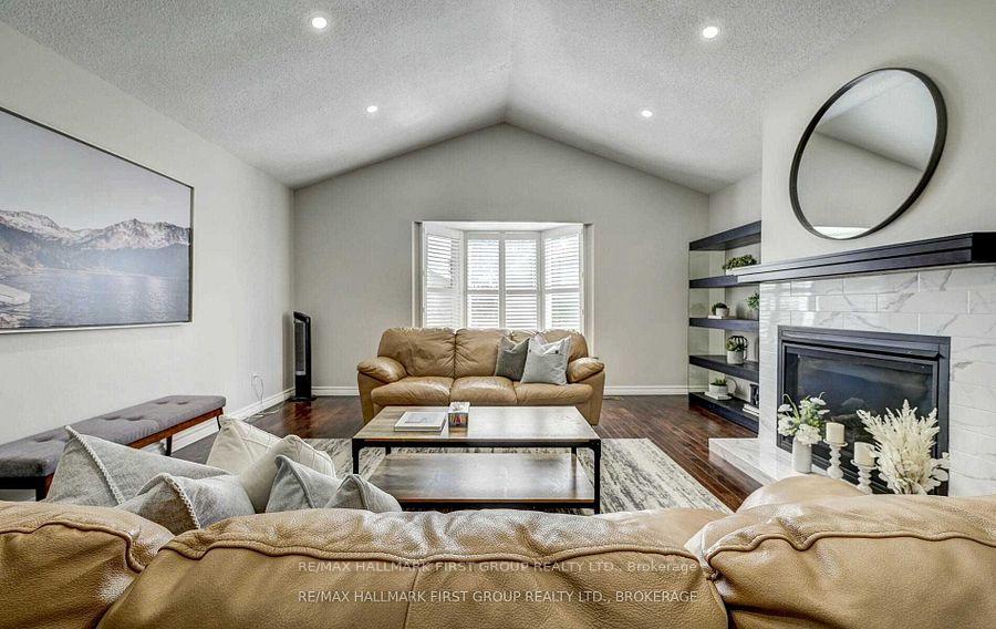 Photo 17 of 1512 Falconcrest Drive, Pickering, Liverpool — HOMEH
