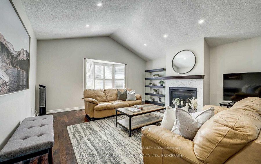 Photo 18 of 1512 Falconcrest Drive, Pickering, Liverpool — HOMEH