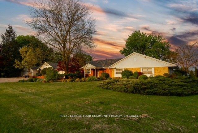 Photo 2 of 115 Lake Road E, Puslinch, Puslinch Lake Settlement Areas — HOMEH