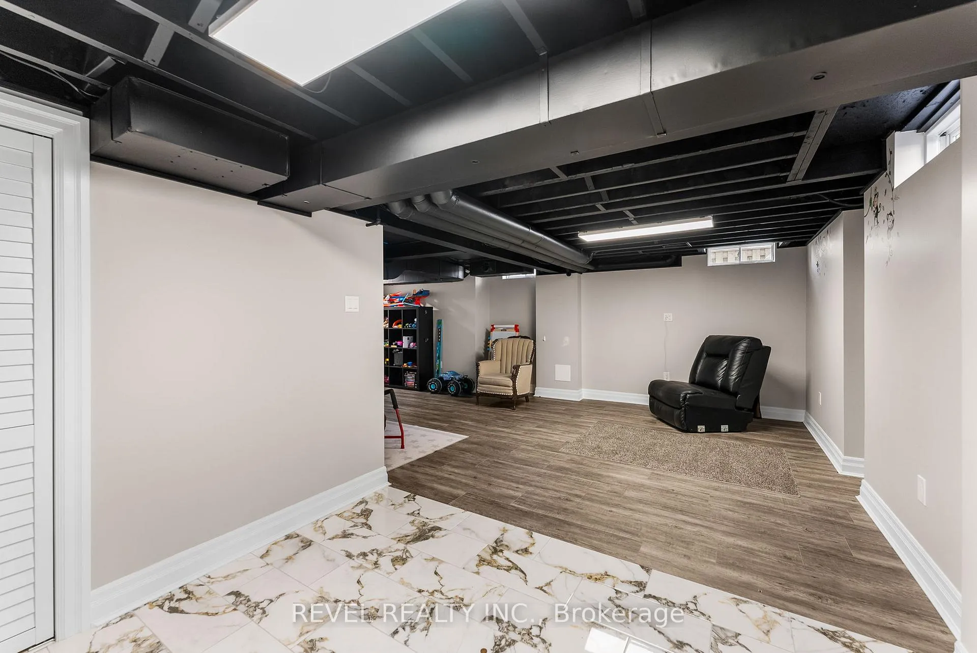 Photo 263 of 17 Hirons Drive, Ajax, South East — HOMEH