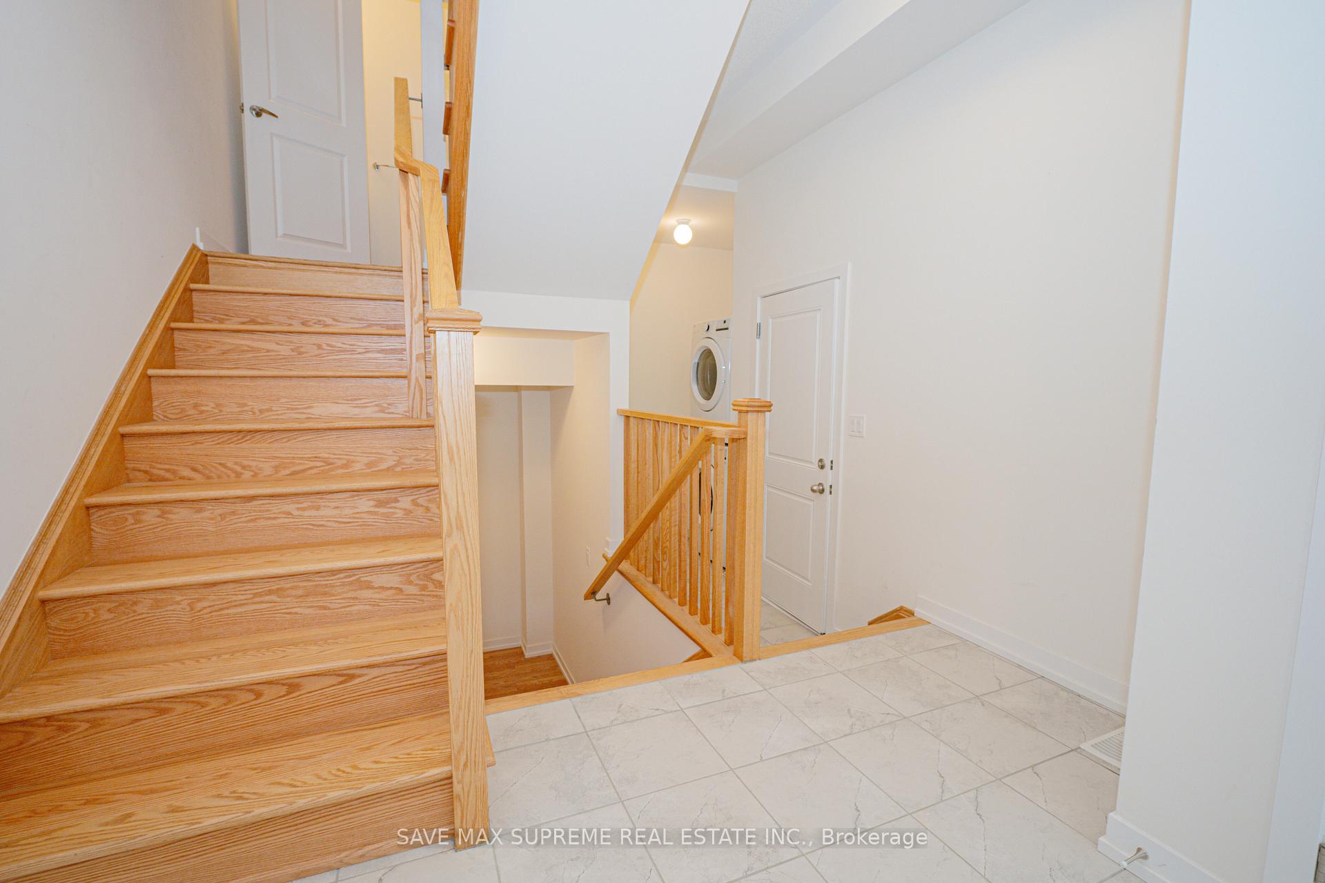 Photo 4 of 1556 Hilson Heights, Milton, Cobban — HOMEH