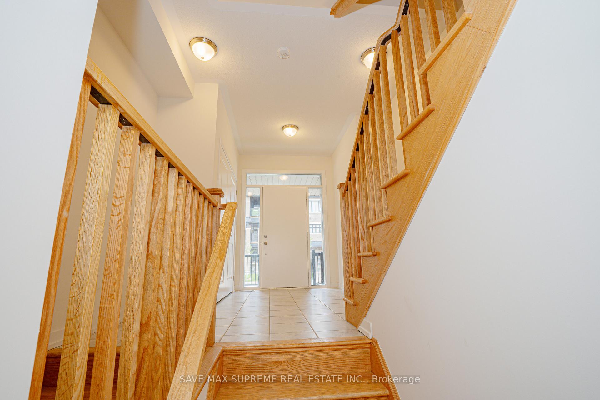 Photo 5 of 1556 Hilson Heights, Milton, Cobban — HOMEH