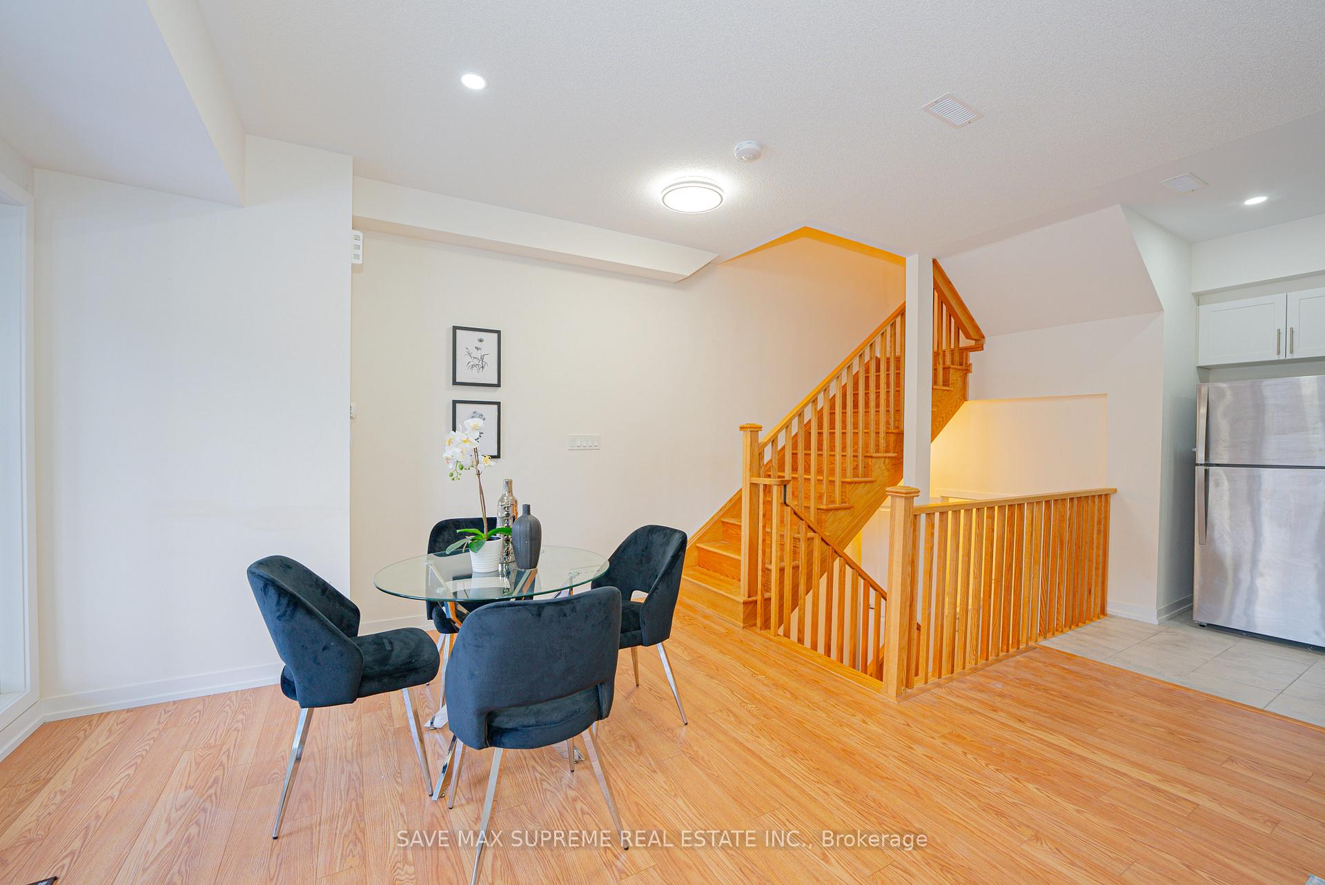 Photo 6 of 1556 Hilson Heights, Milton, Cobban — HOMEH