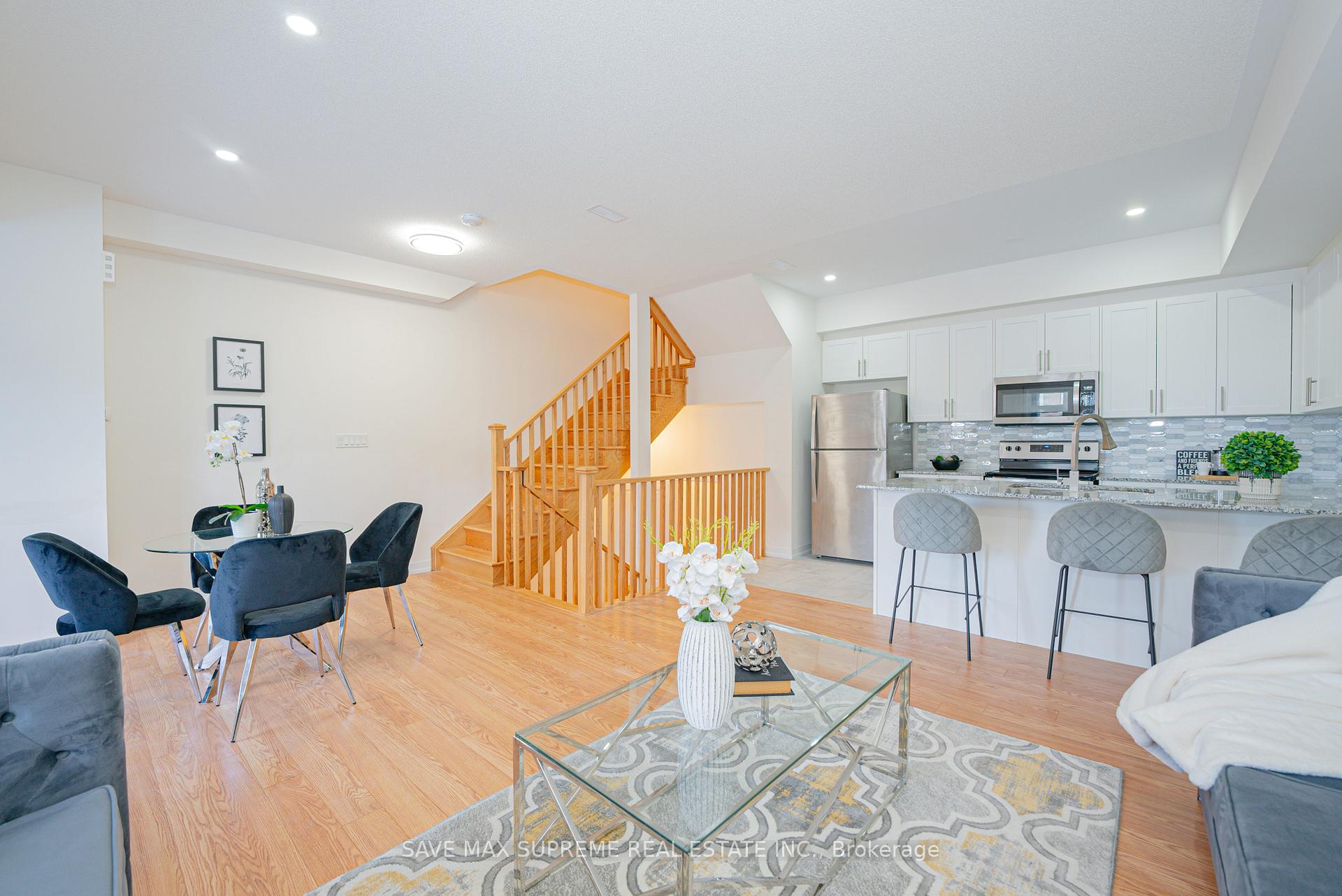 Photo 8 of 1556 Hilson Heights, Milton, Cobban — HOMEH