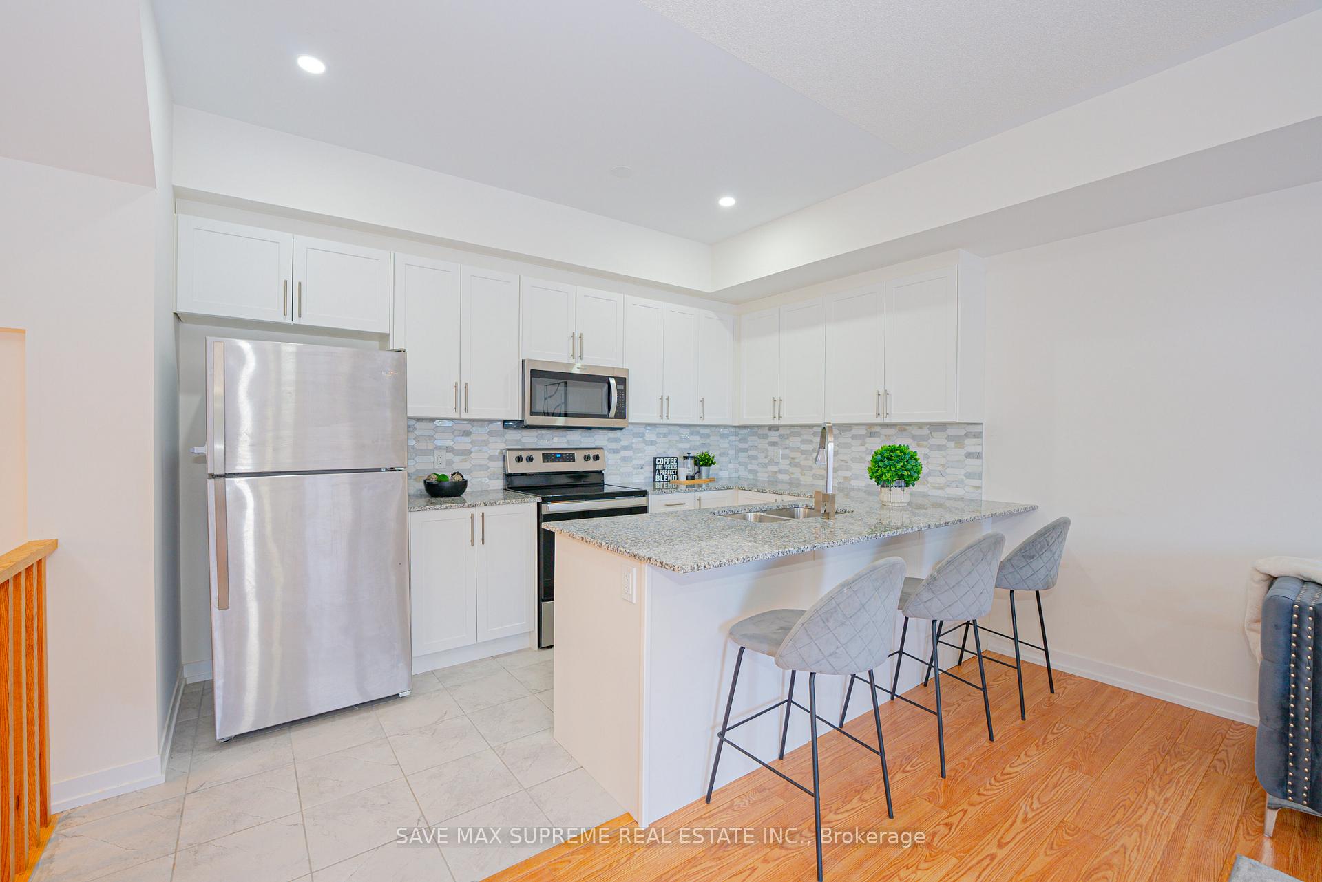 Photo 9 of 1556 Hilson Heights, Milton, Cobban — HOMEH