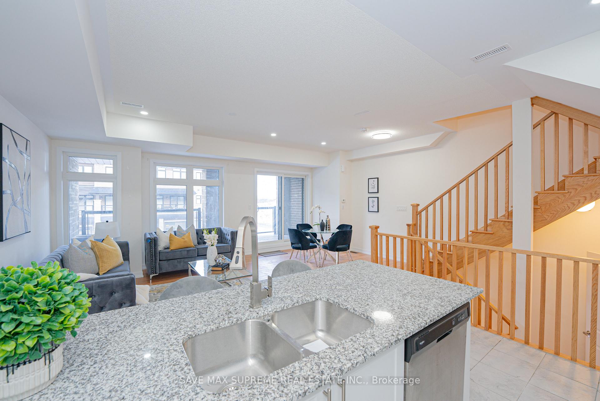Photo 10 of 1556 Hilson Heights, Milton, Cobban — HOMEH