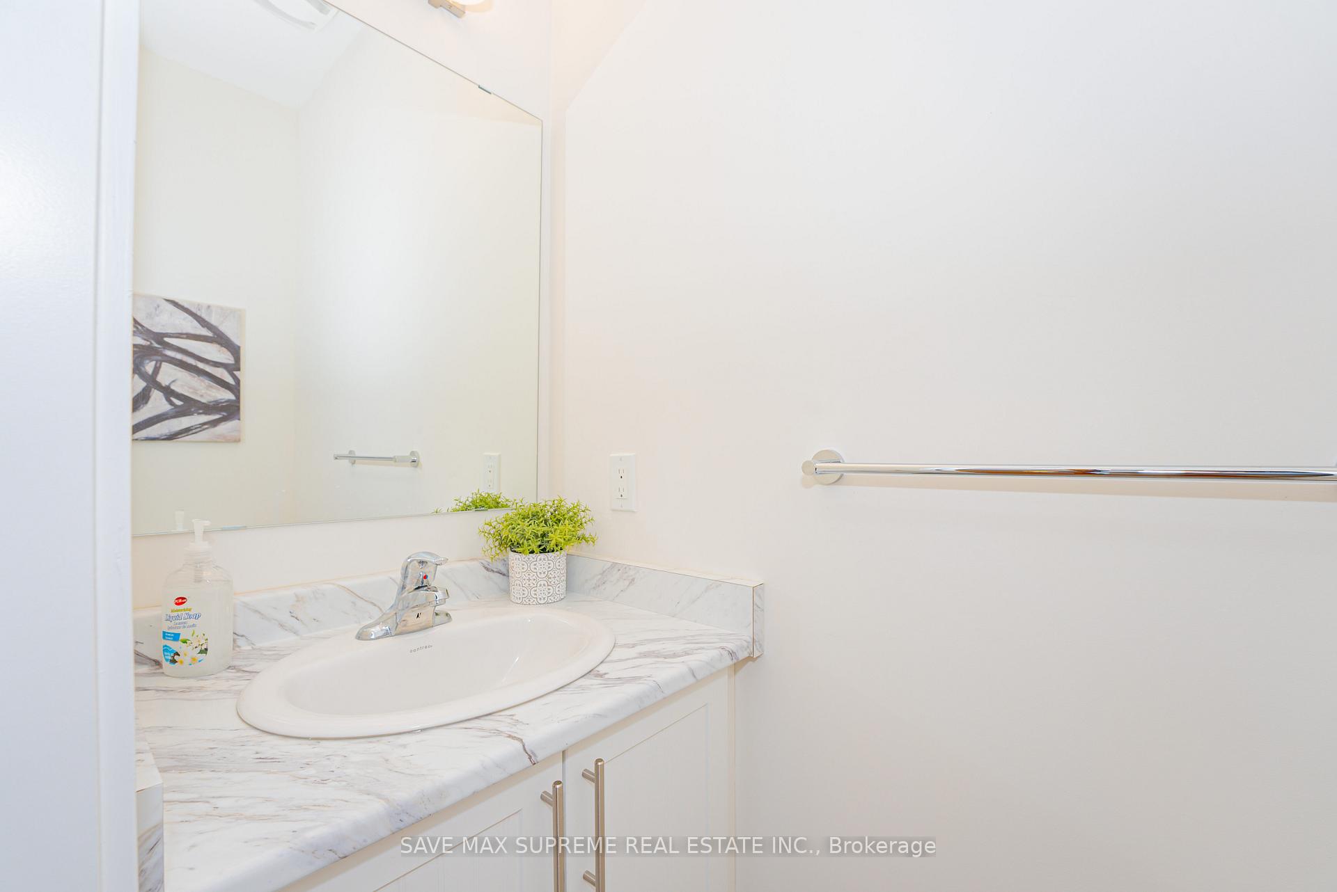 Photo 13 of 1556 Hilson Heights, Milton, Cobban — HOMEH