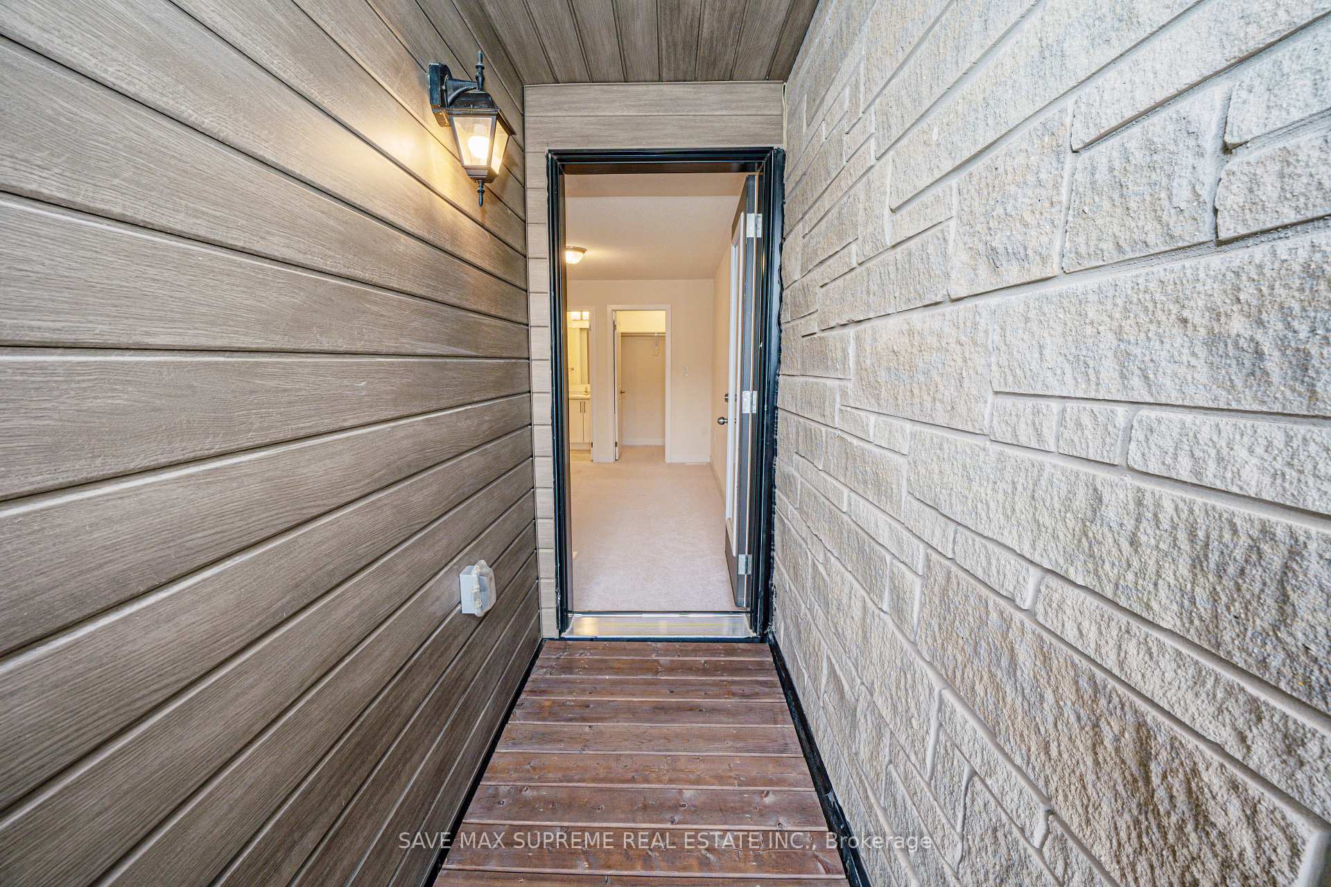Photo 21 of 1556 Hilson Heights, Milton, Cobban — HOMEH