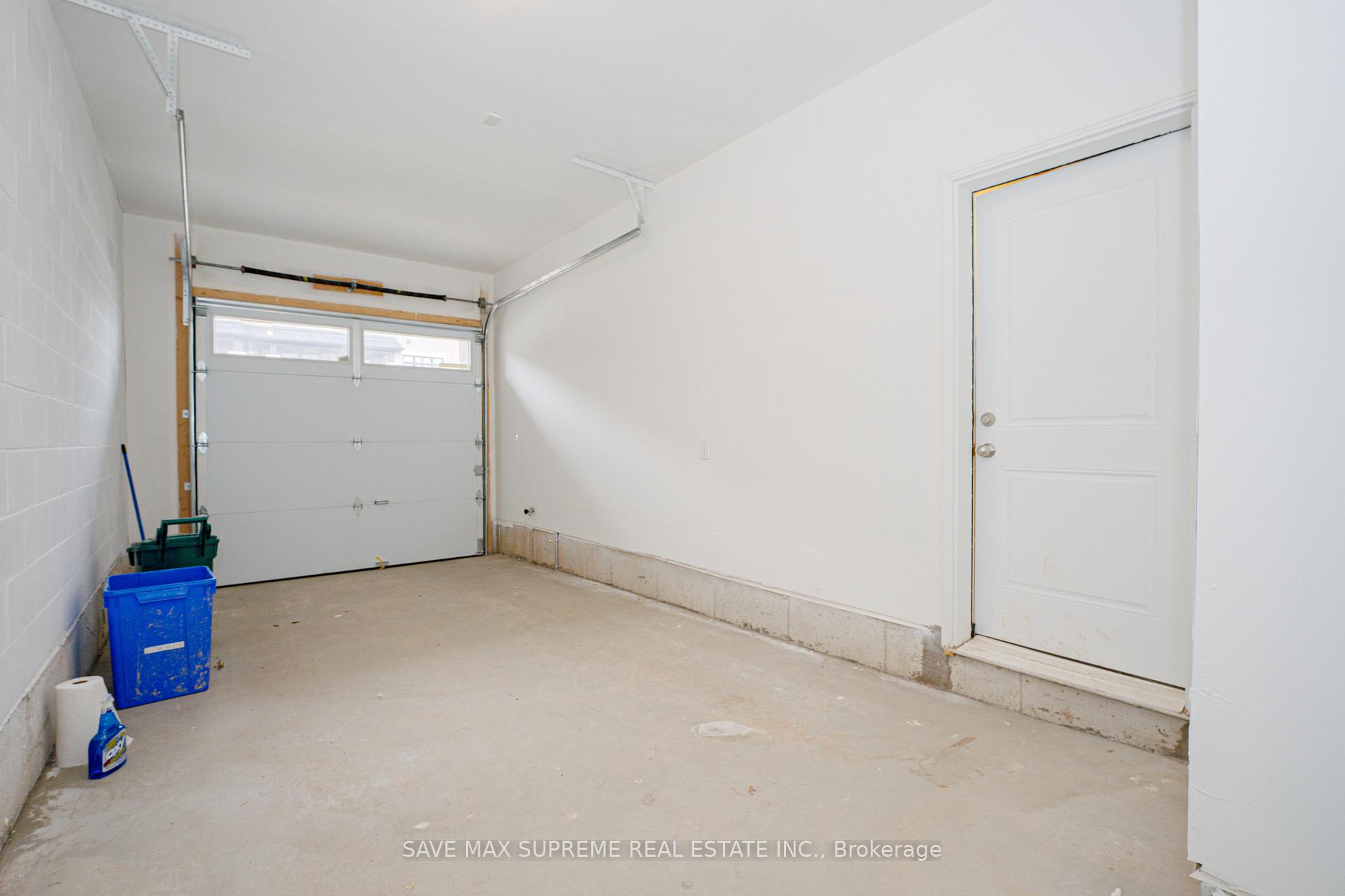 Photo 33 of 1556 Hilson Heights, Milton, Cobban — HOMEH