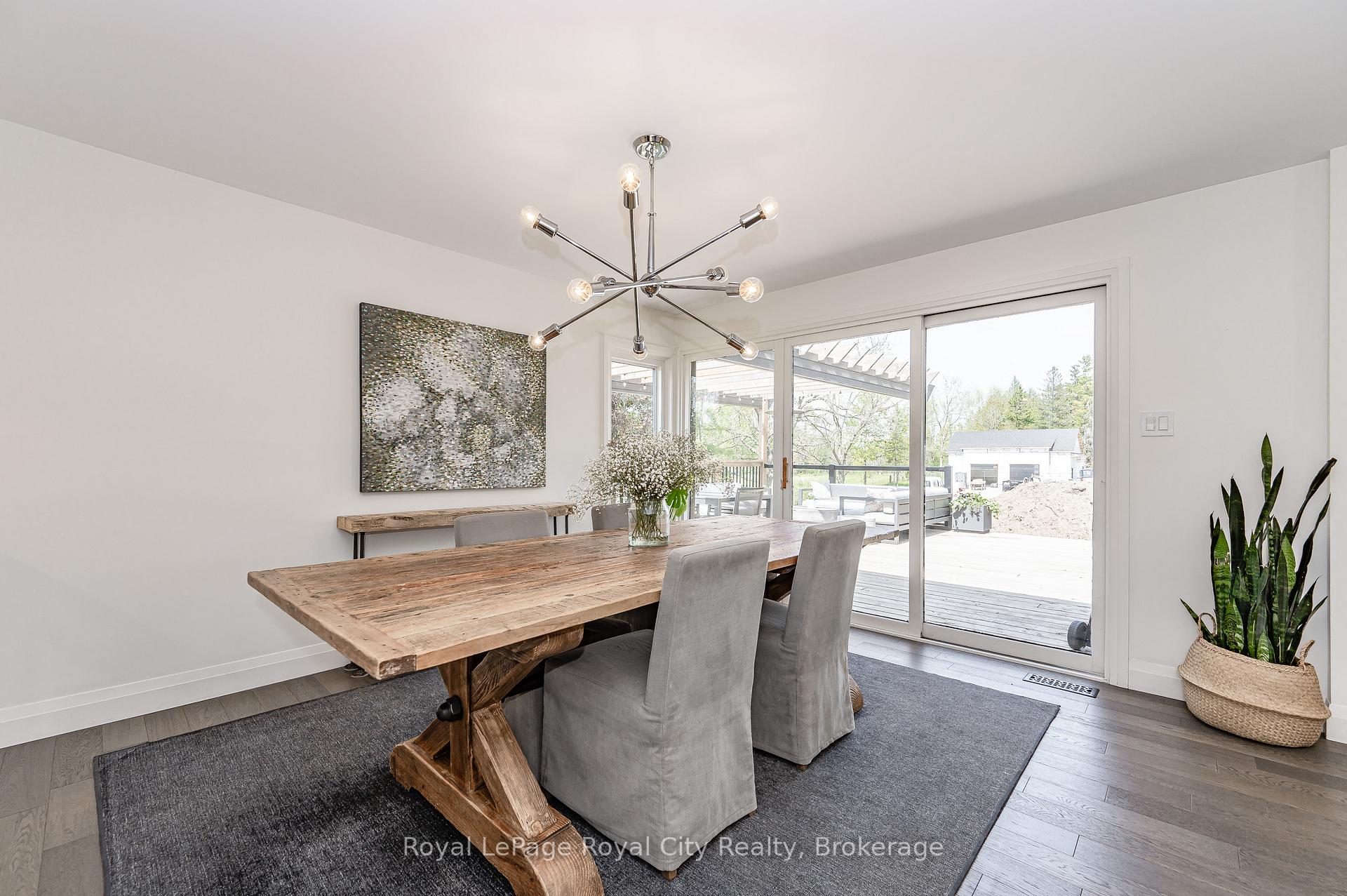 Photo 6 of 11 Farnham Road, Puslinch, Rural Puslinch East — HOMEH