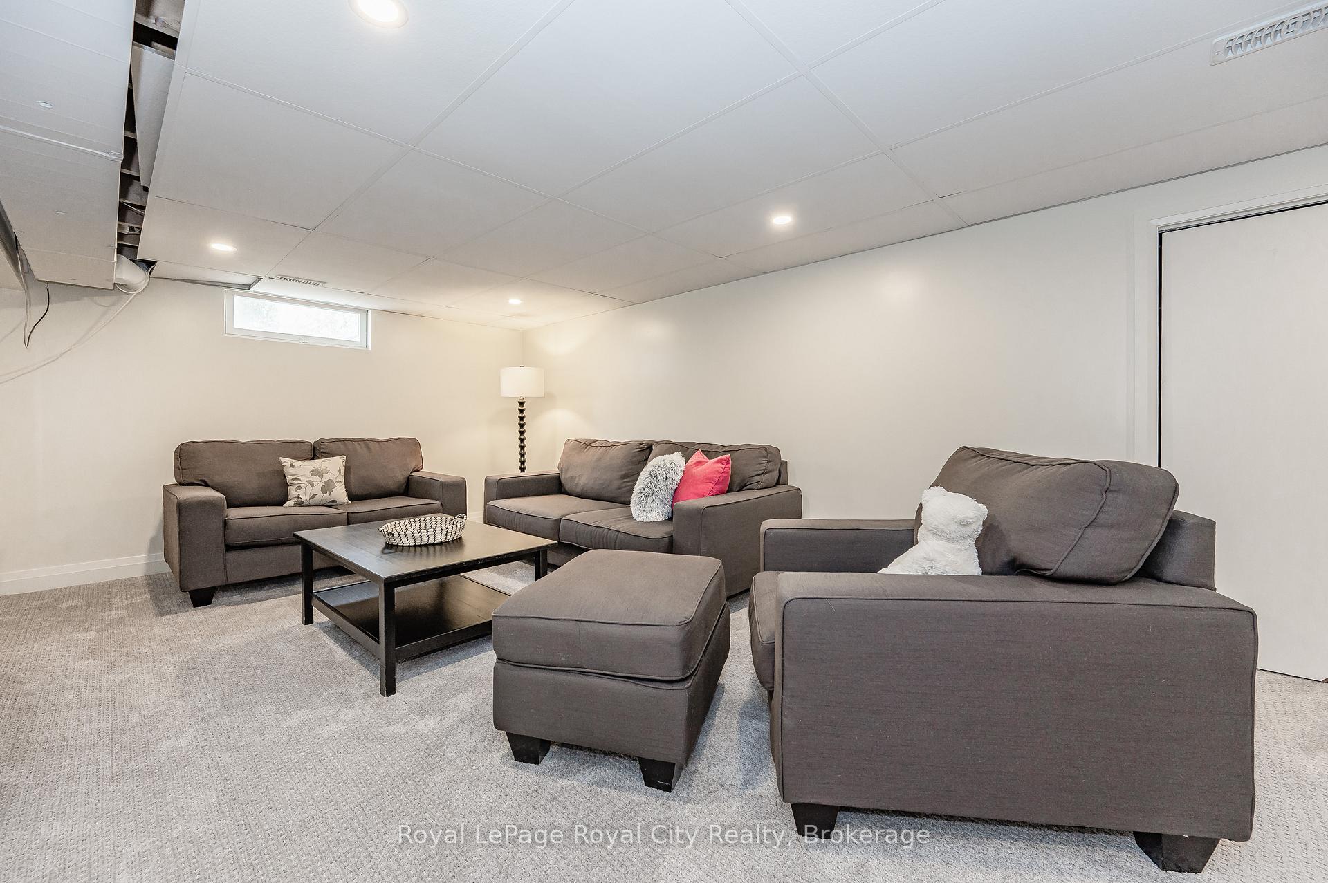 Photo 19 of 11 Farnham Road, Puslinch, Rural Puslinch East — HOMEH