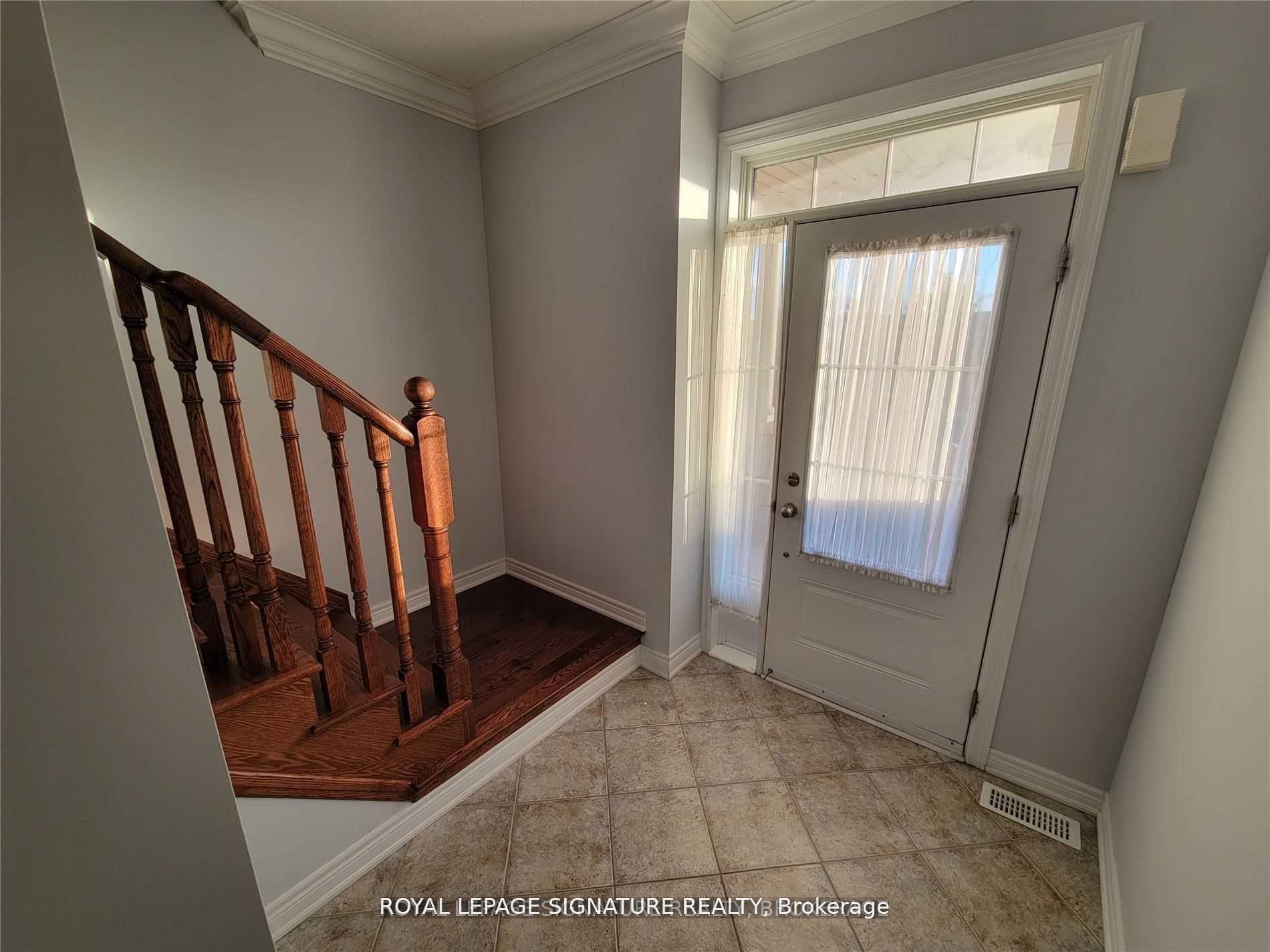 Photo 2 of 901 Transom Crescent, Milton, Willmott — HOMEH