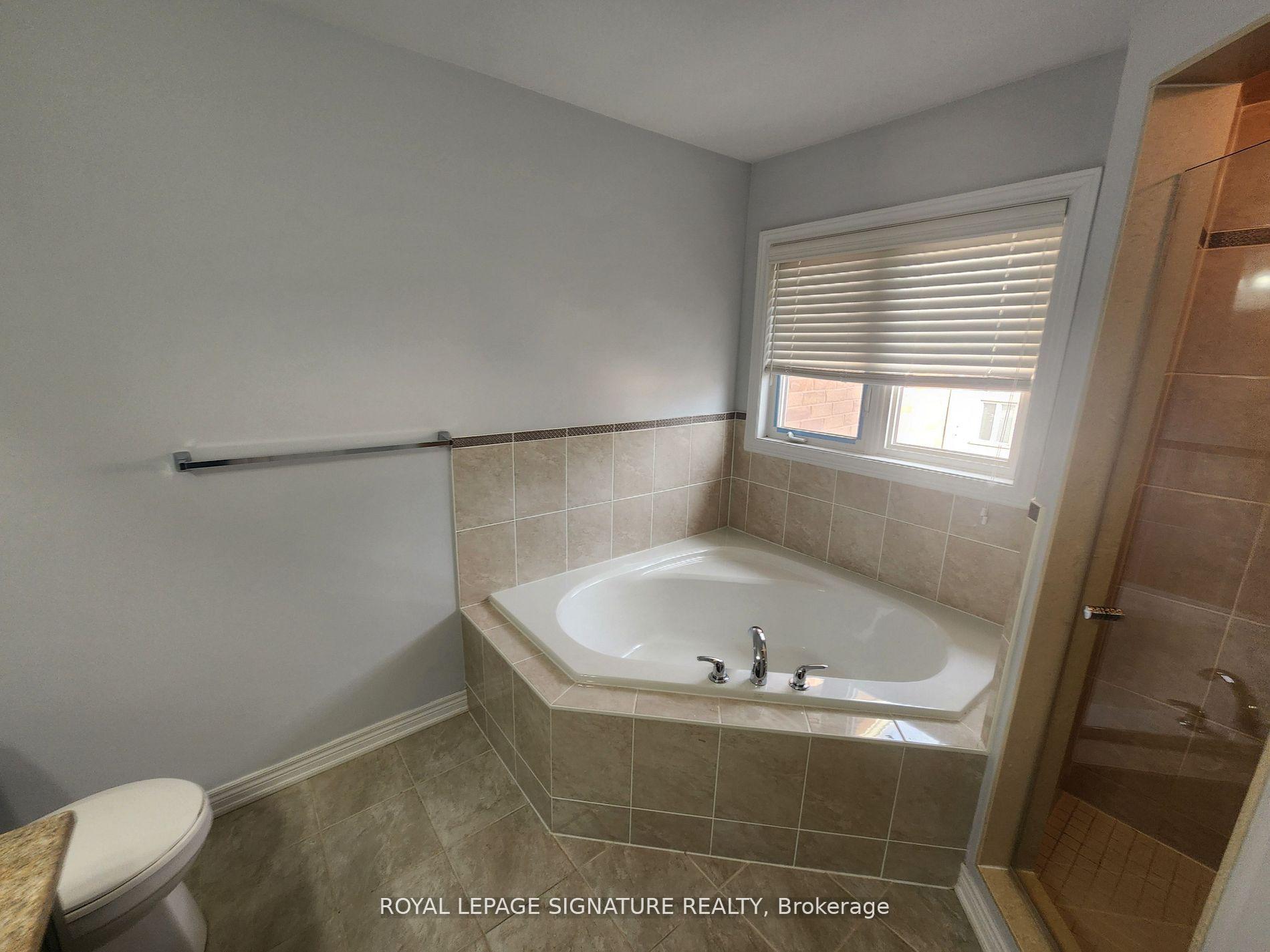 Photo 13 of 901 Transom Crescent, Milton, Willmott — HOMEH