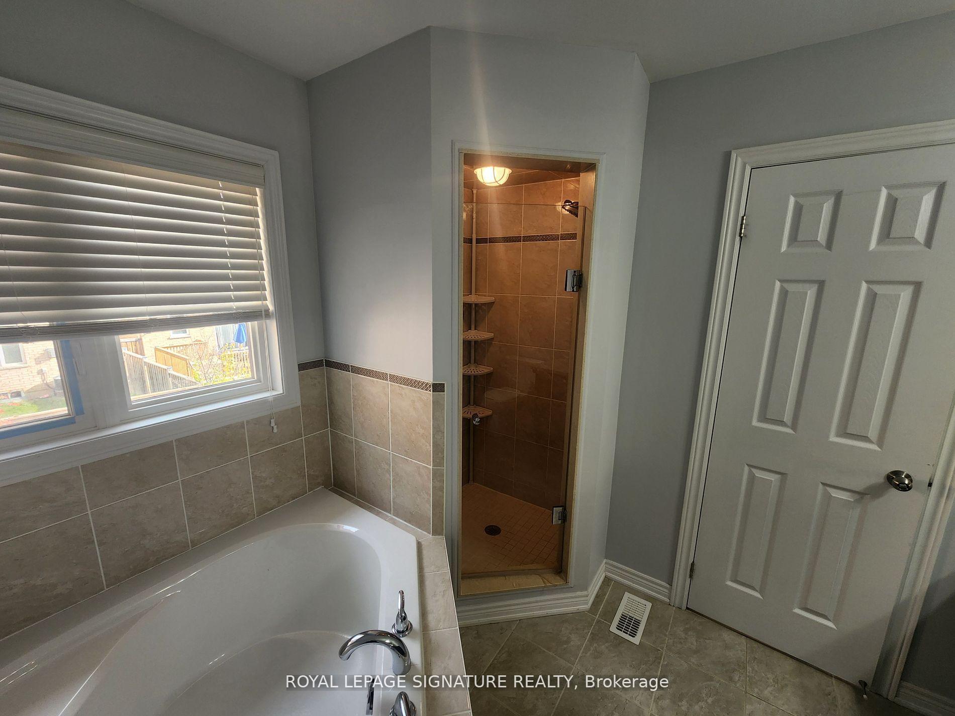 Photo 14 of 901 Transom Crescent, Milton, Willmott — HOMEH
