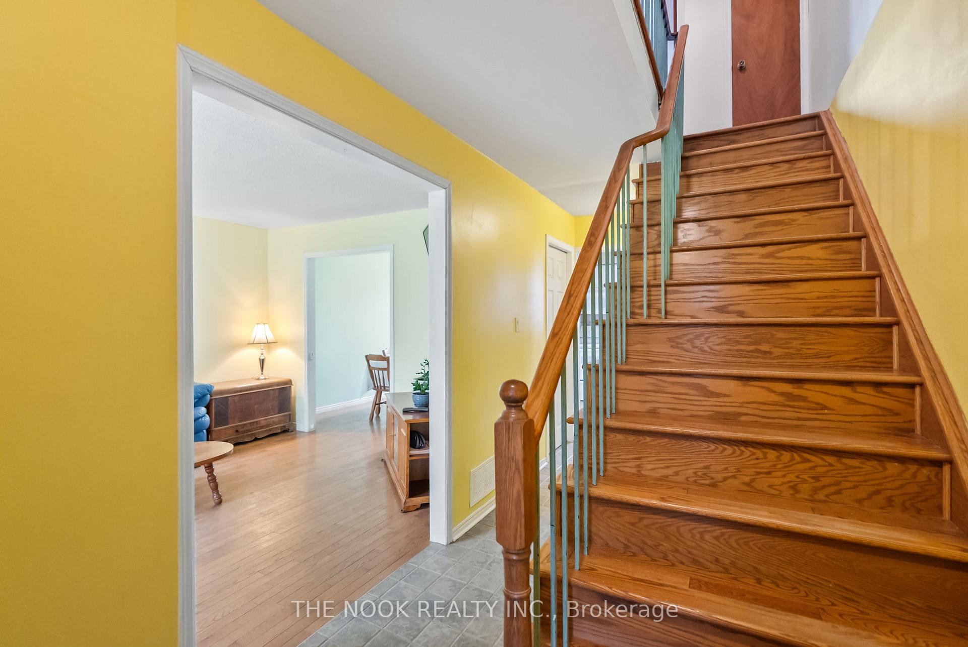 Photo 4 of 416 Gothic Drive, Oshawa, Eastdale — HOMEH