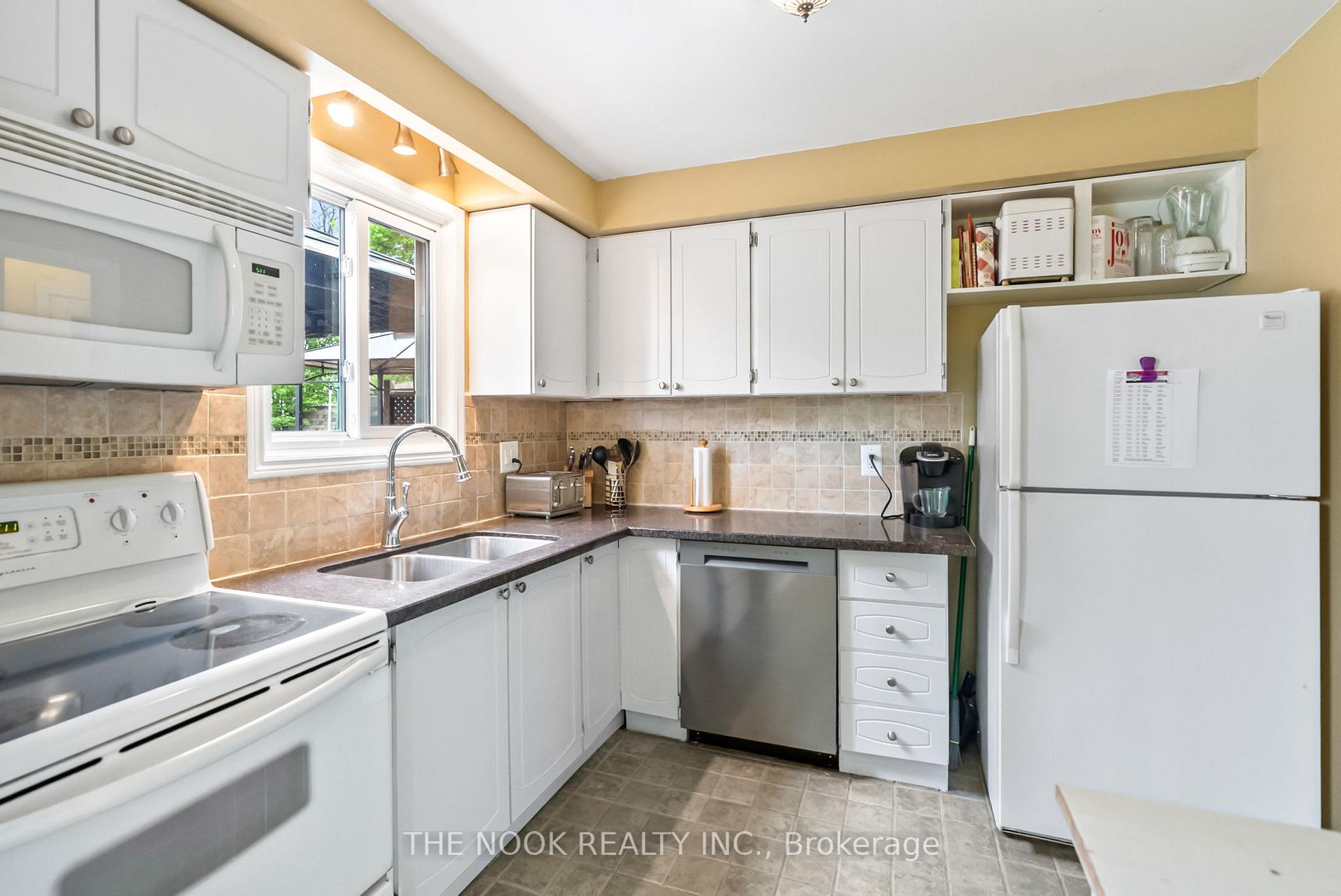 Photo 8 of 416 Gothic Drive, Oshawa, Eastdale — HOMEH