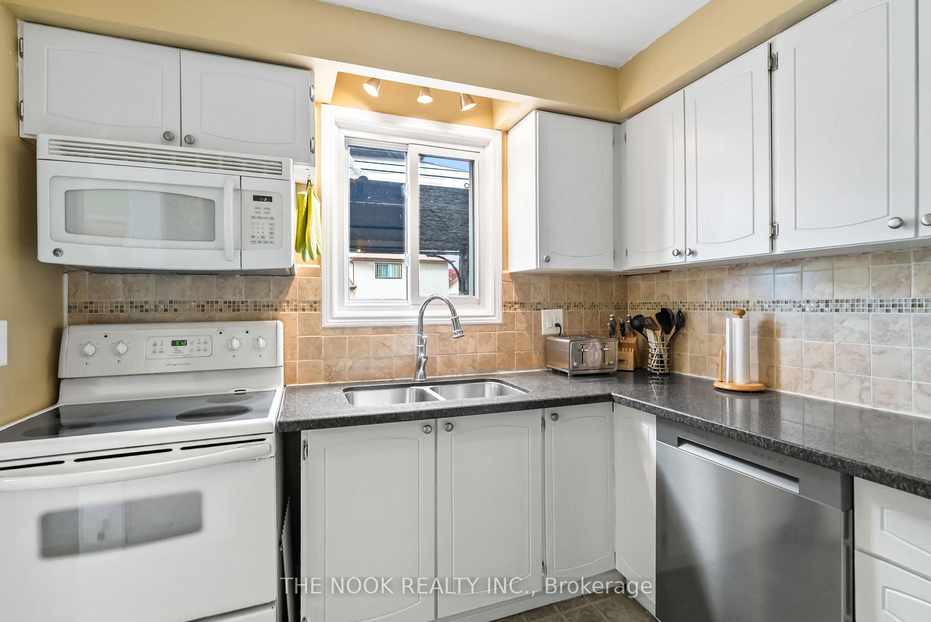 Photo 9 of 416 Gothic Drive, Oshawa, Eastdale — HOMEH