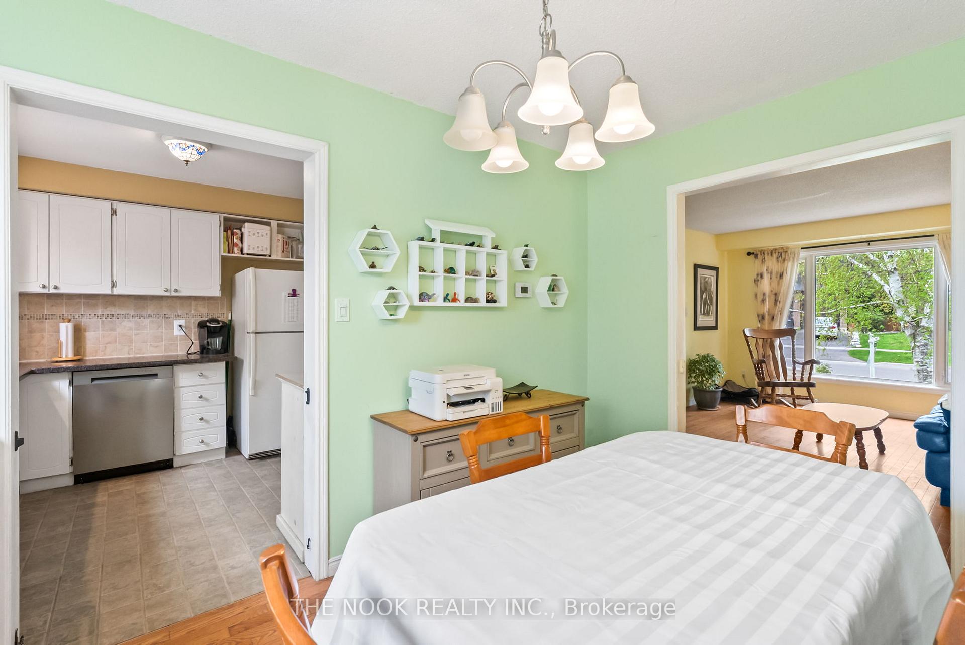 Photo 11 of 416 Gothic Drive, Oshawa, Eastdale — HOMEH