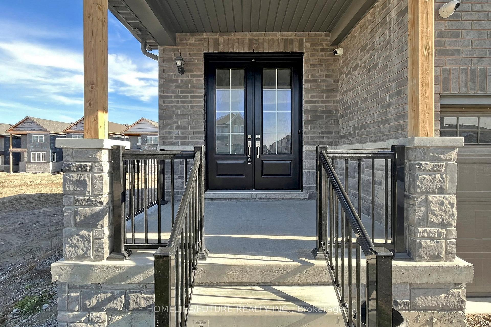 Photo 4 of Unit Main & 2nd, 424 Sadler Way, Peterborough, Monaghan Ward 2 — HOMEH