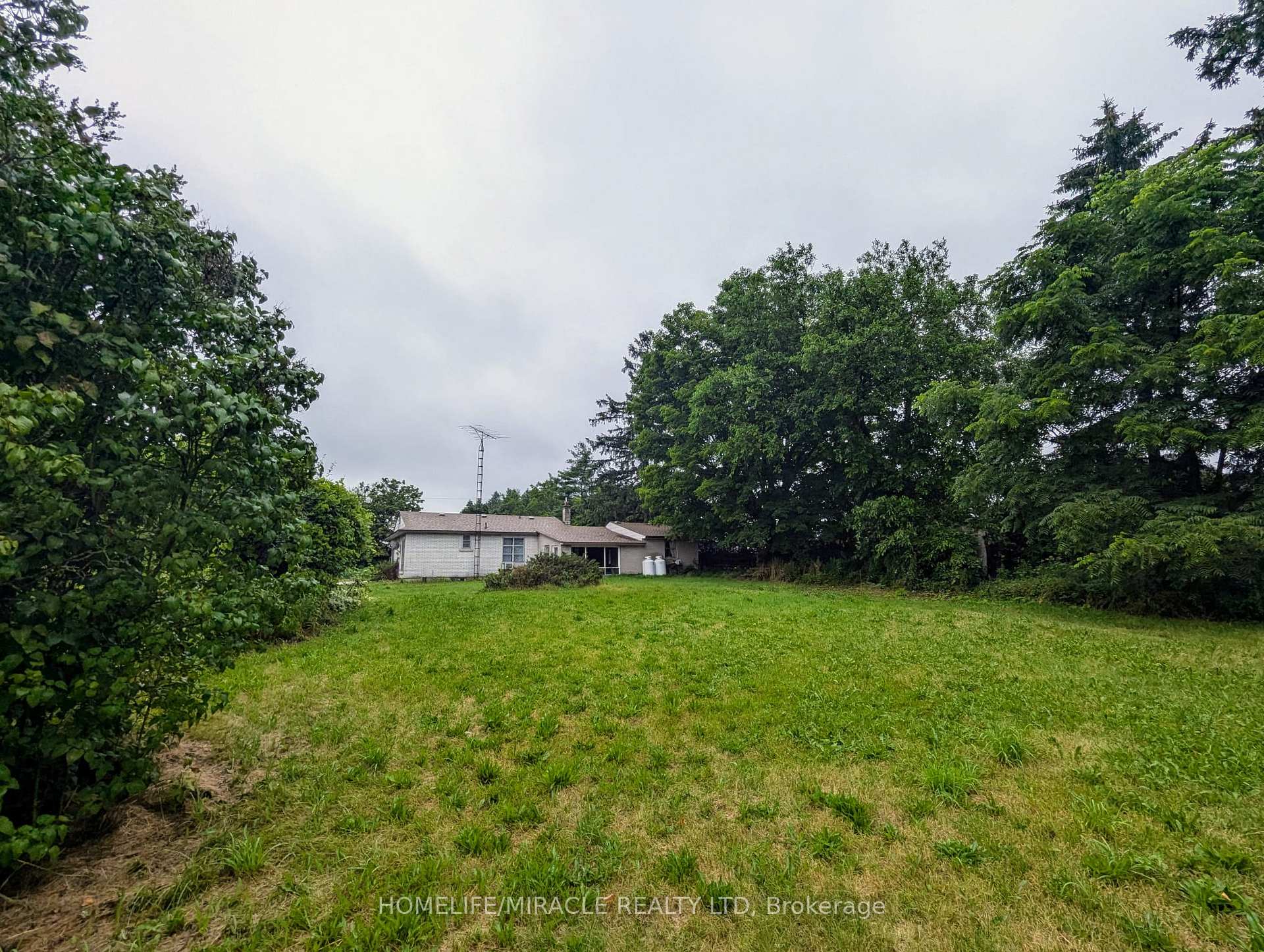 Photo 3 of 4515 Wellington Road, Puslinch, Crieff/Aikensville/Killean — HOMEH