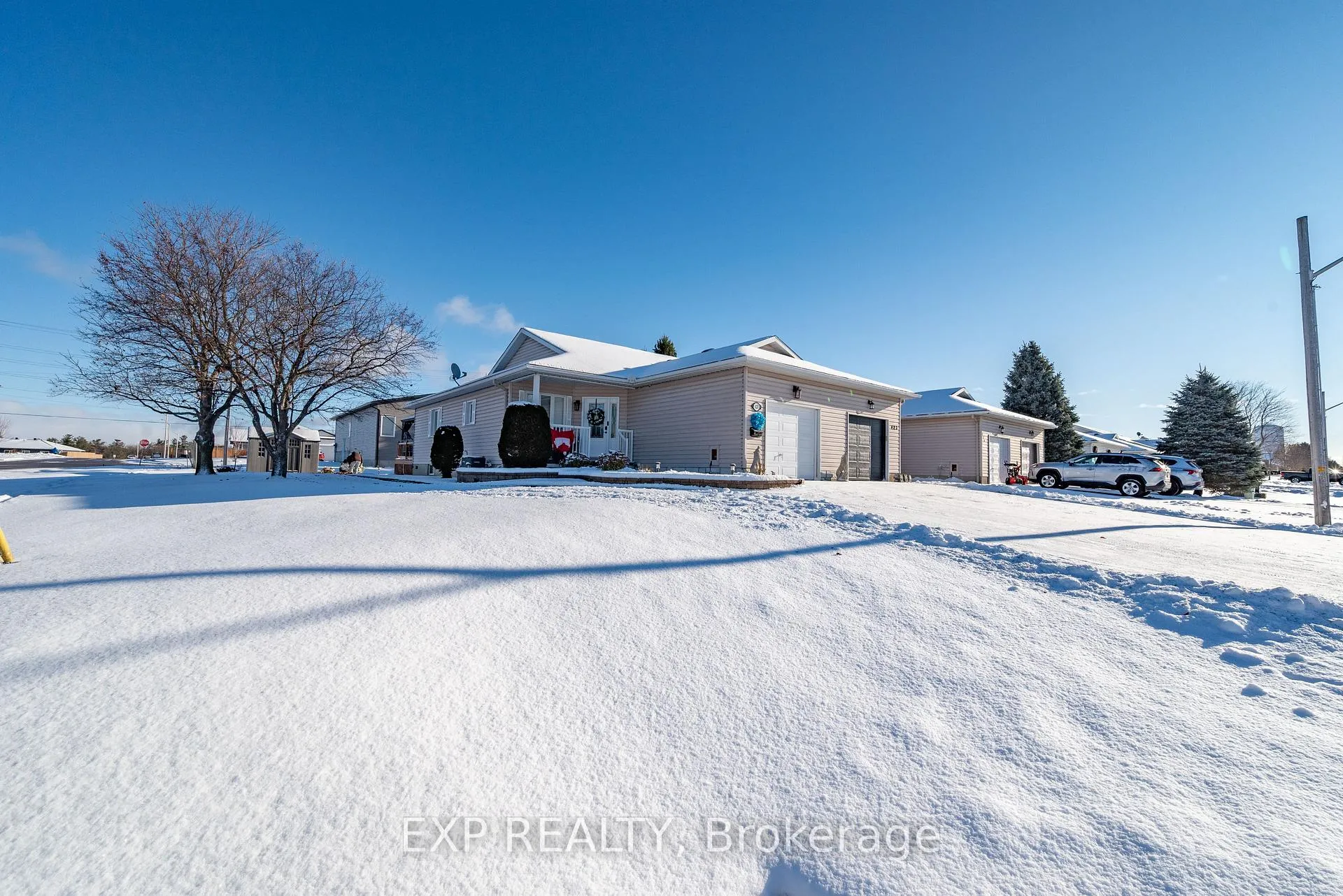 Photo 3 of 421 Mayhew Street, Renfrew — HOMEH