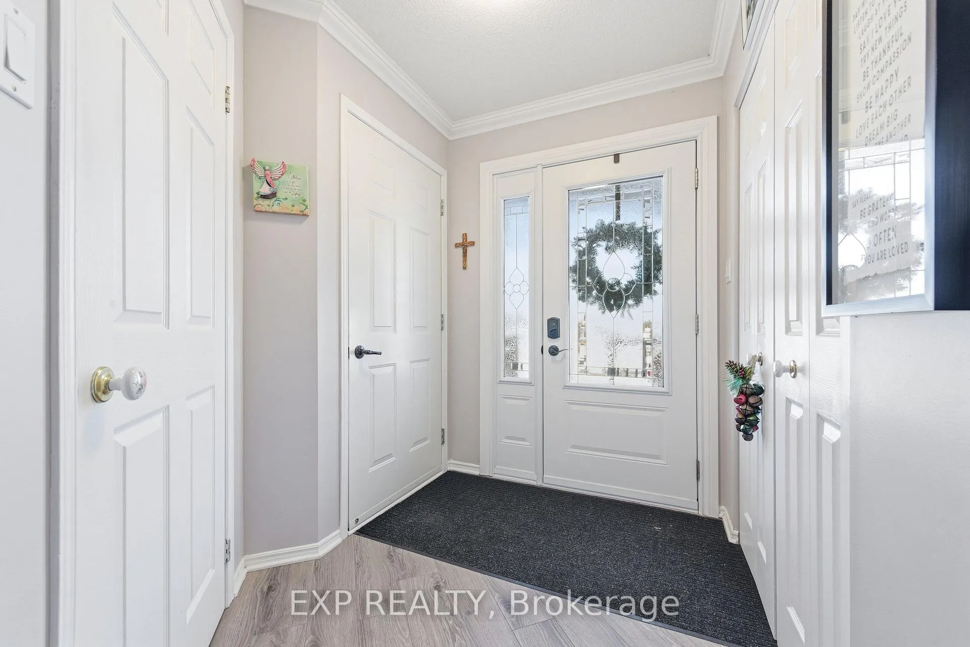 Photo 4 of 421 Mayhew Street, Renfrew — HOMEH