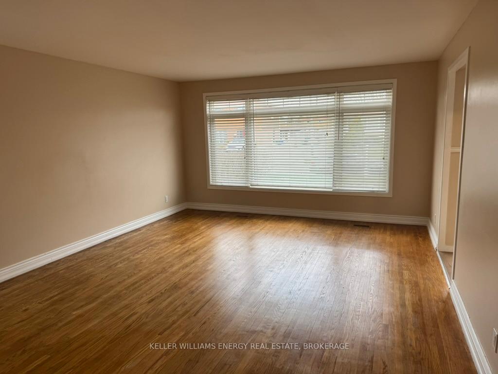 Photo 3 of Unit Upper, 895 Antonio Street, Pickering, Bay Ridges — HOMEH