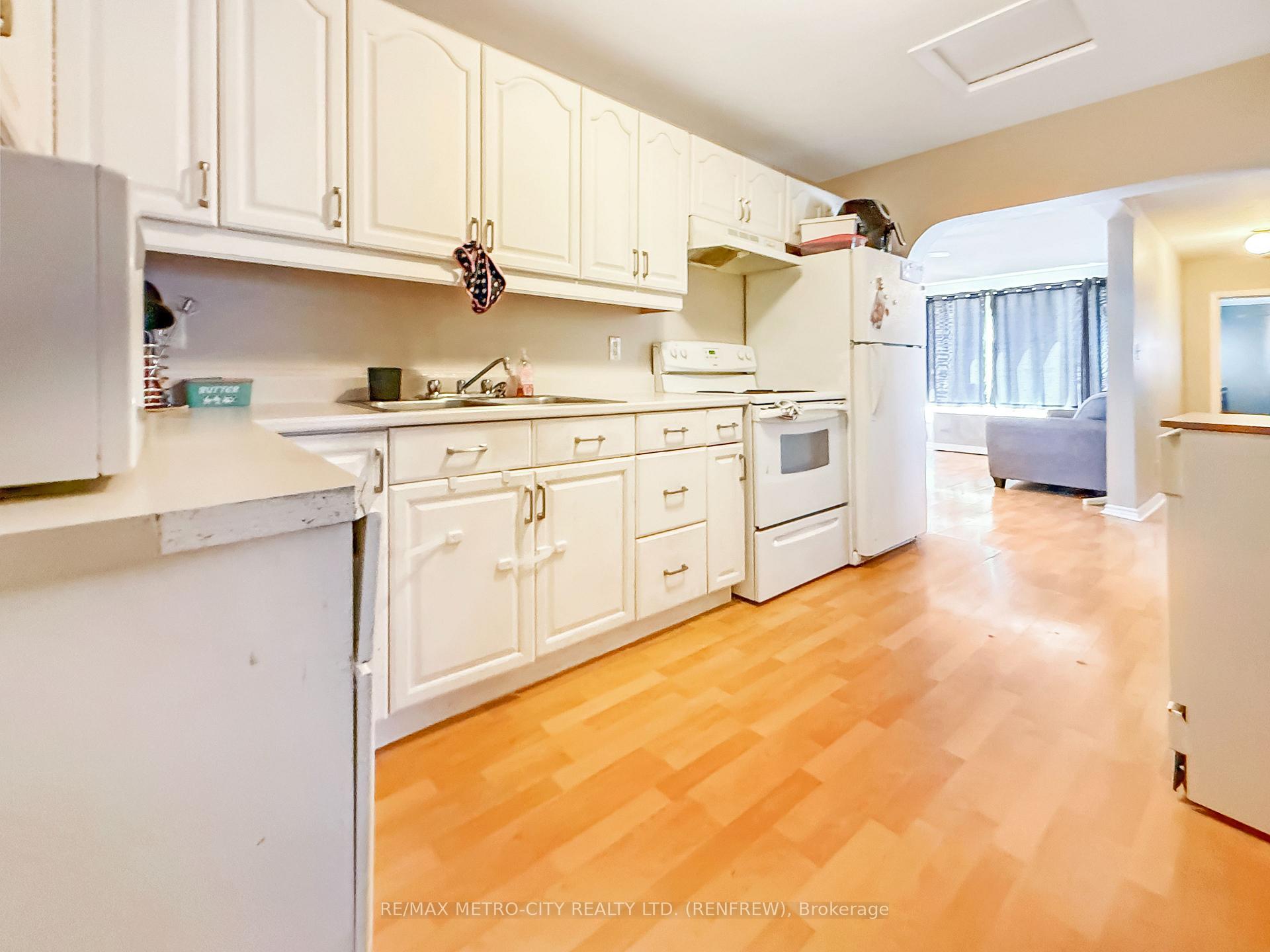 Photo 5 of 778 Seventh Street, Renfrew — HOMEH