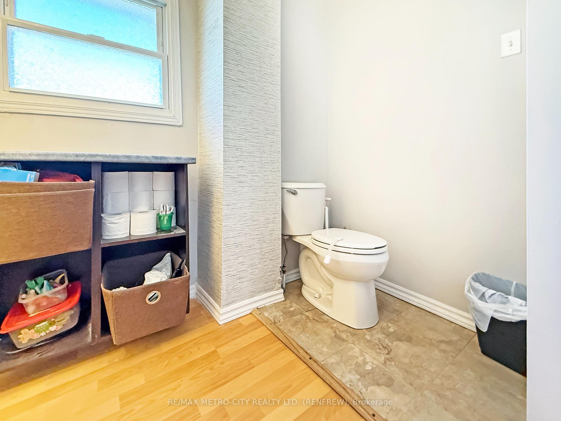 Photo 10 of 778 Seventh Street, Renfrew — HOMEH