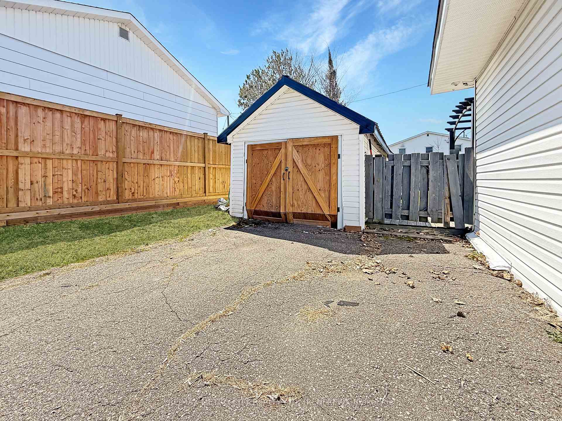 Photo 16 of 778 Seventh Street, Renfrew — HOMEH
