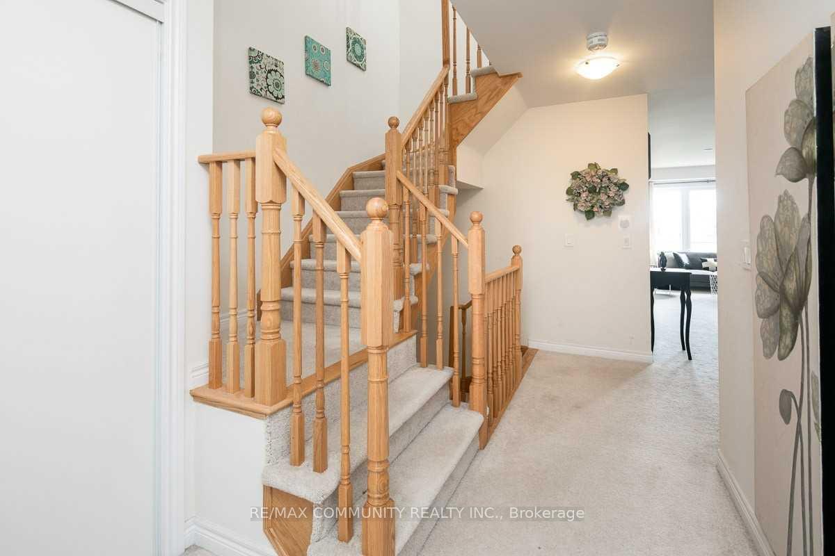 Photo 3 of 77 Great Gabe Crescent, Oshawa, Windfields — HOMEH