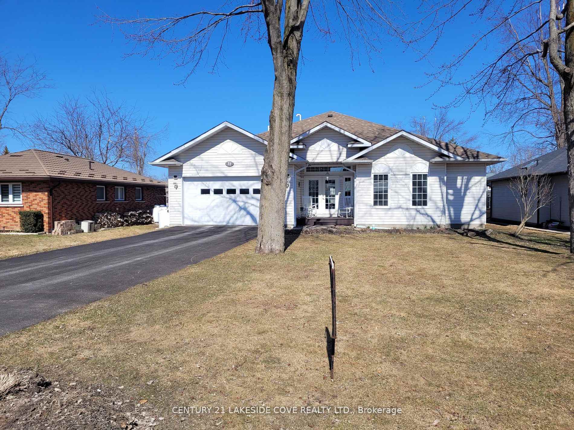 Photo 2 of 17 Willow Crescent, Ramara, Rural Ramara — HOMEH