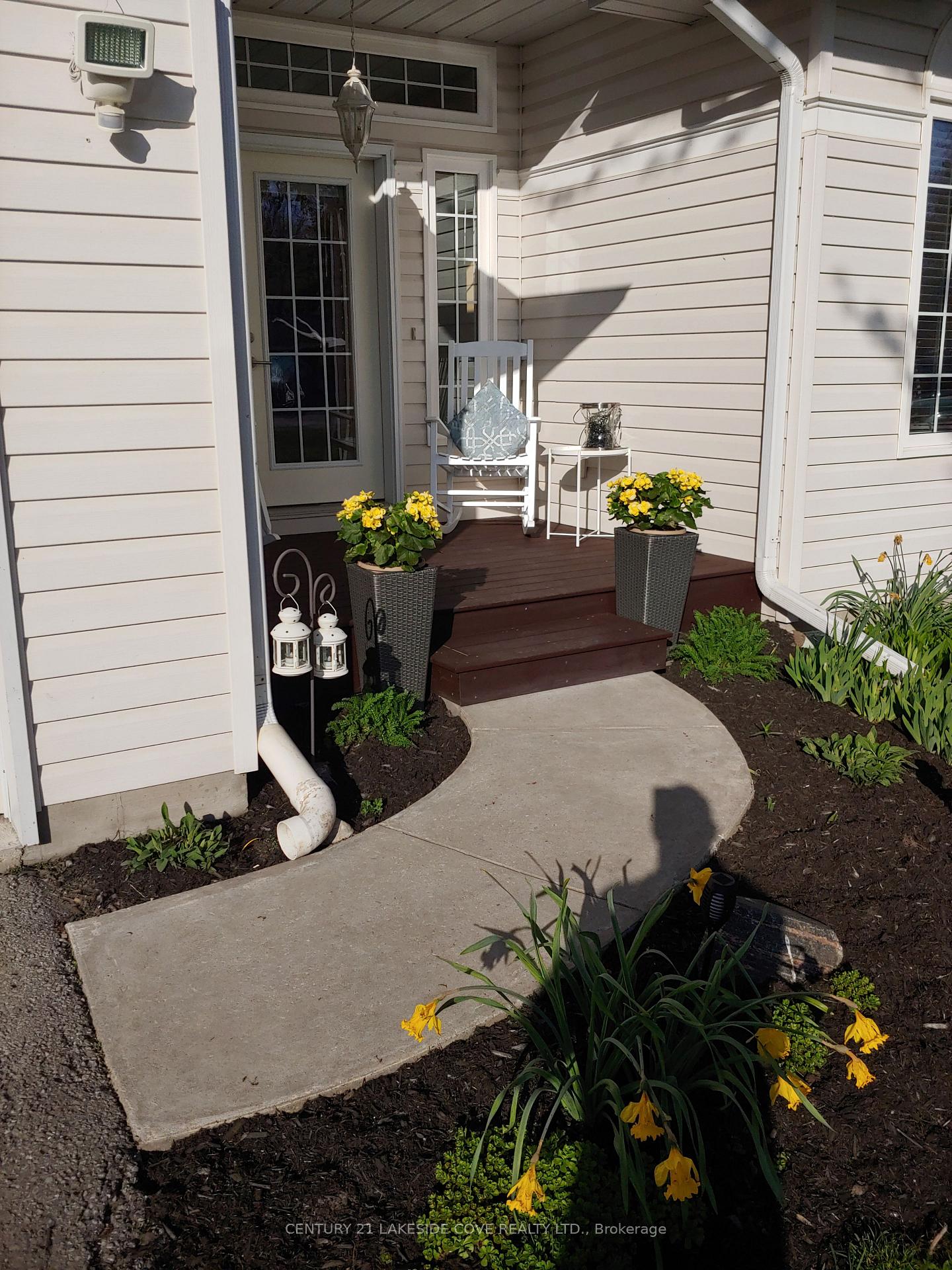 Photo 5 of 17 Willow Crescent, Ramara, Rural Ramara — HOMEH