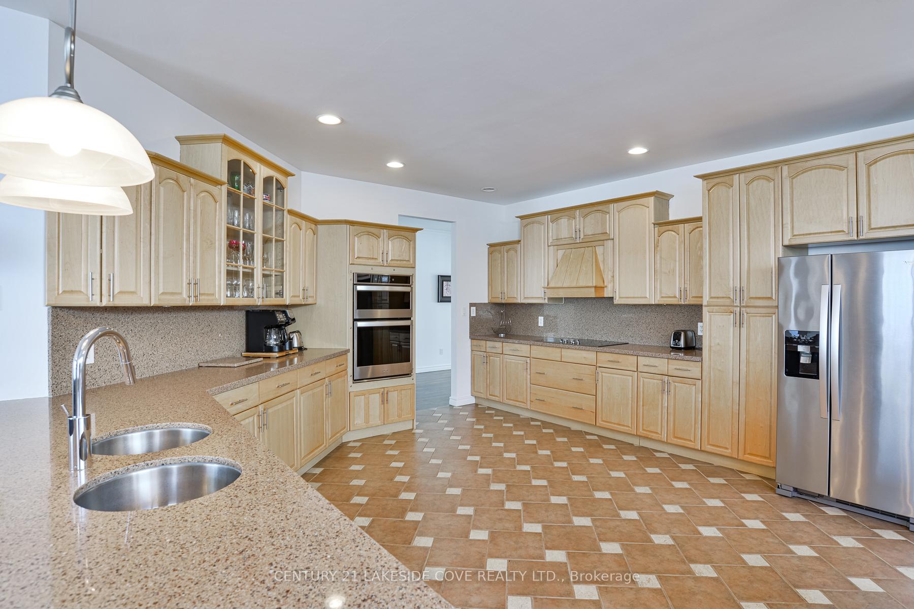 Photo 14 of 17 Willow Crescent, Ramara, Rural Ramara — HOMEH