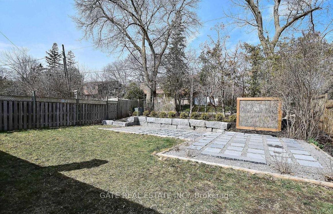 Photo 13 of 724 Chamberlain Street, Peterborough, Otonabee Ward 1 — HOMEH